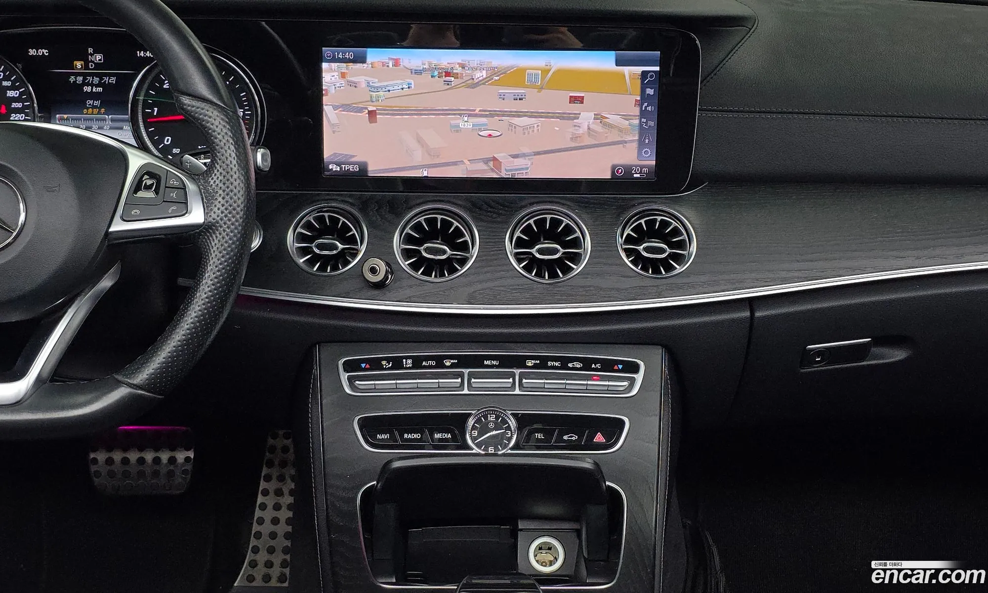 Mercedes-Benz E-Class W213 2018 WDD1K1EB3JF037403 — 11