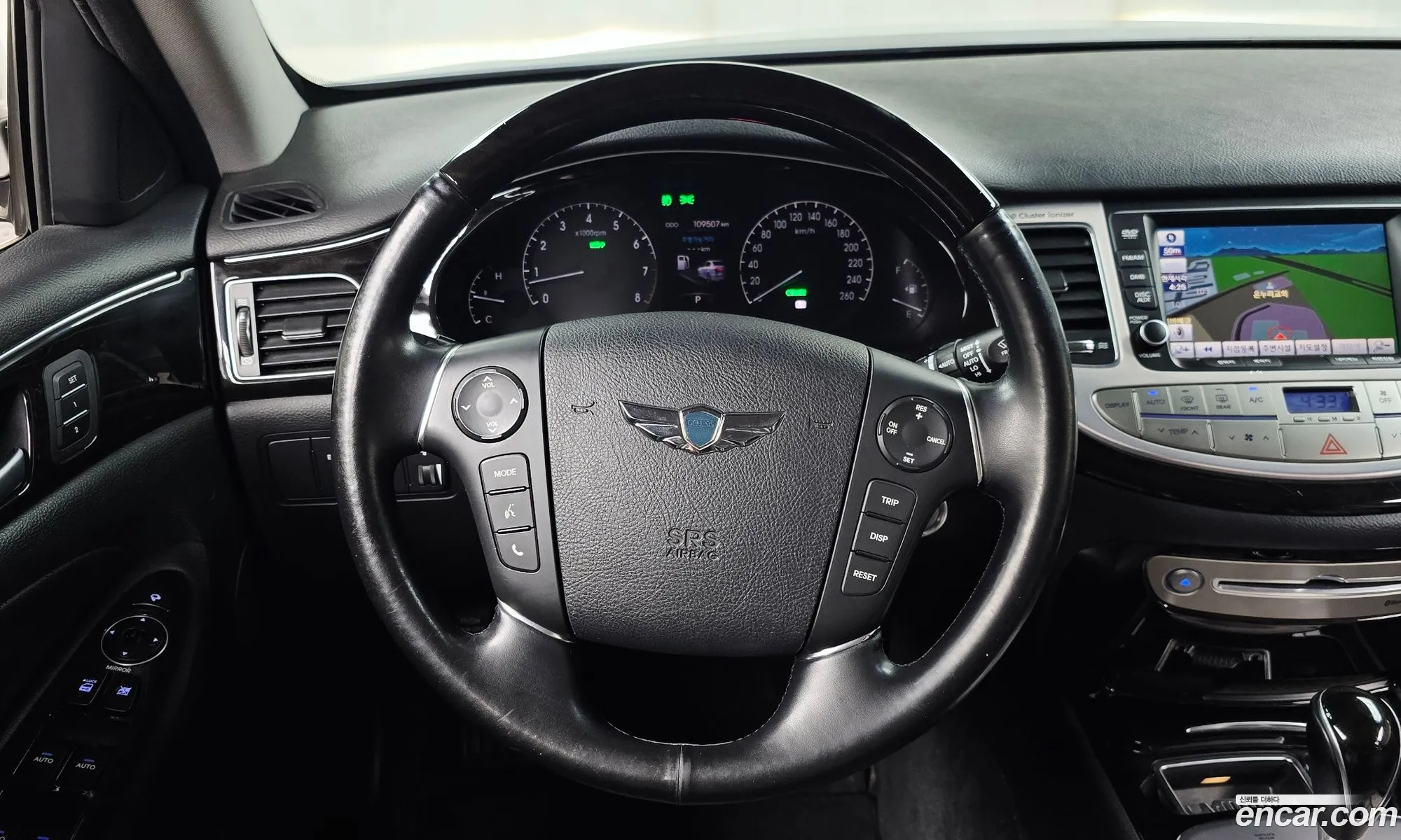 Hyundai Genesis 2011 — 18