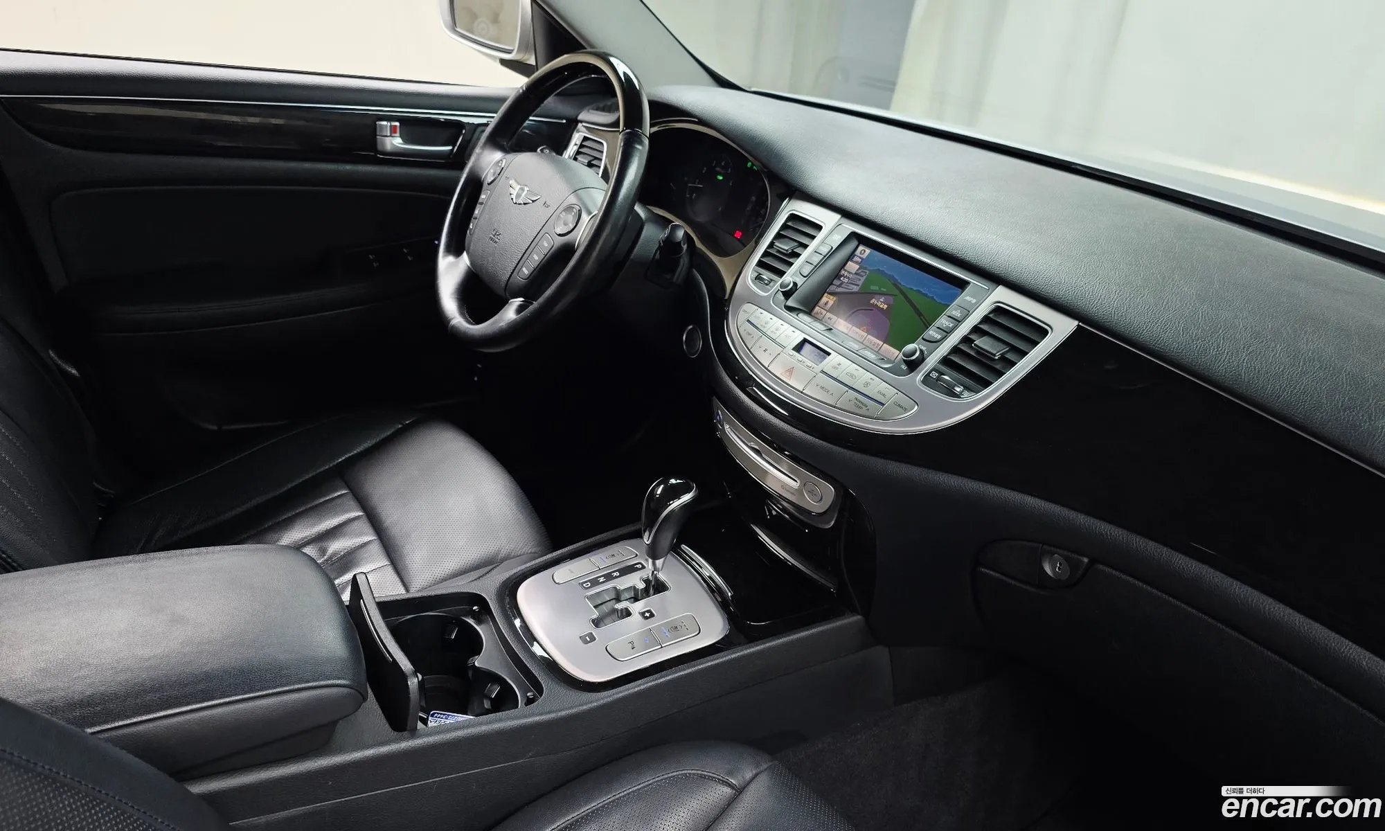 Hyundai Genesis 2011 — 8