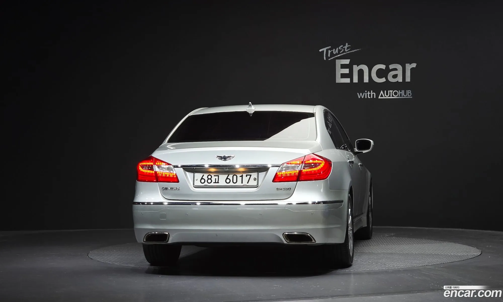 Hyundai Genesis 2011 — 25