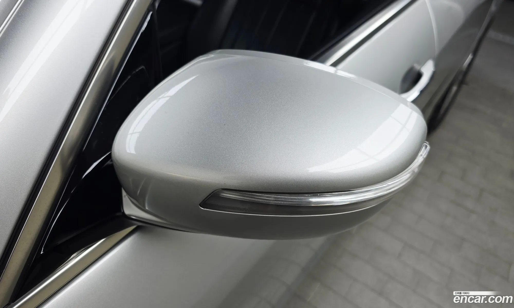Hyundai Genesis 2011 — 22