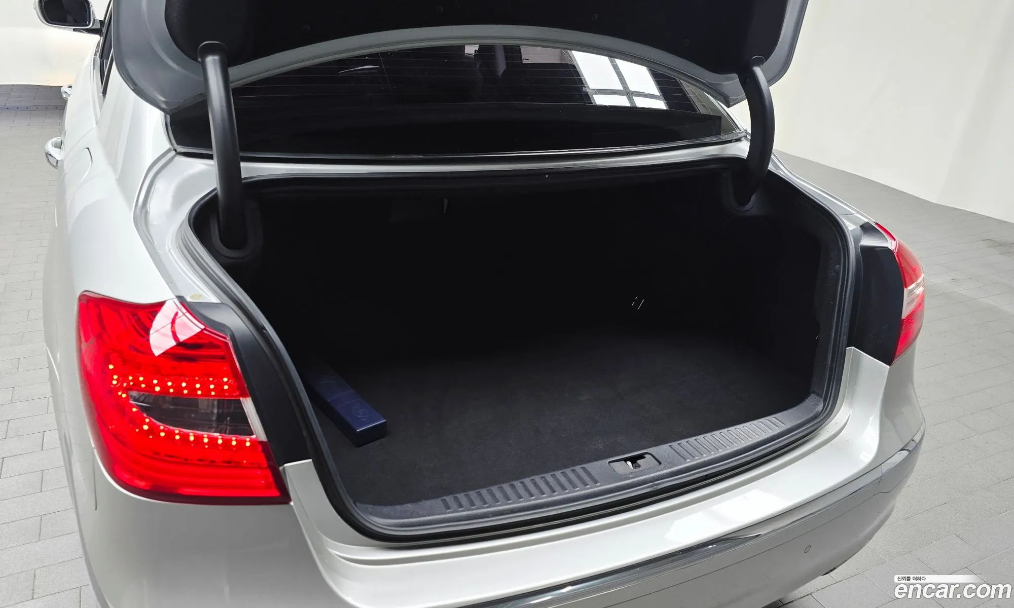 Hyundai Genesis 2011 — 3