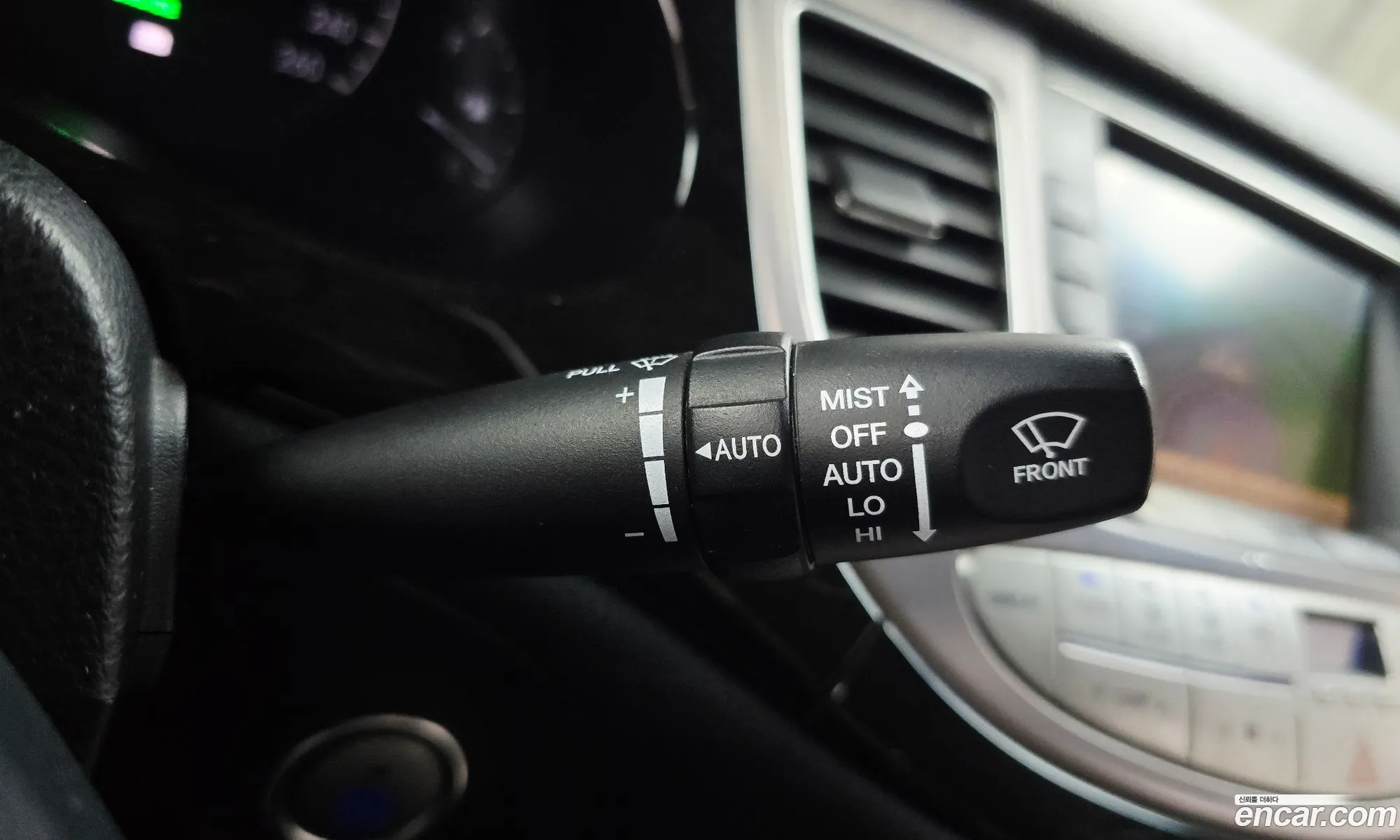 Hyundai Genesis 2011 — 10