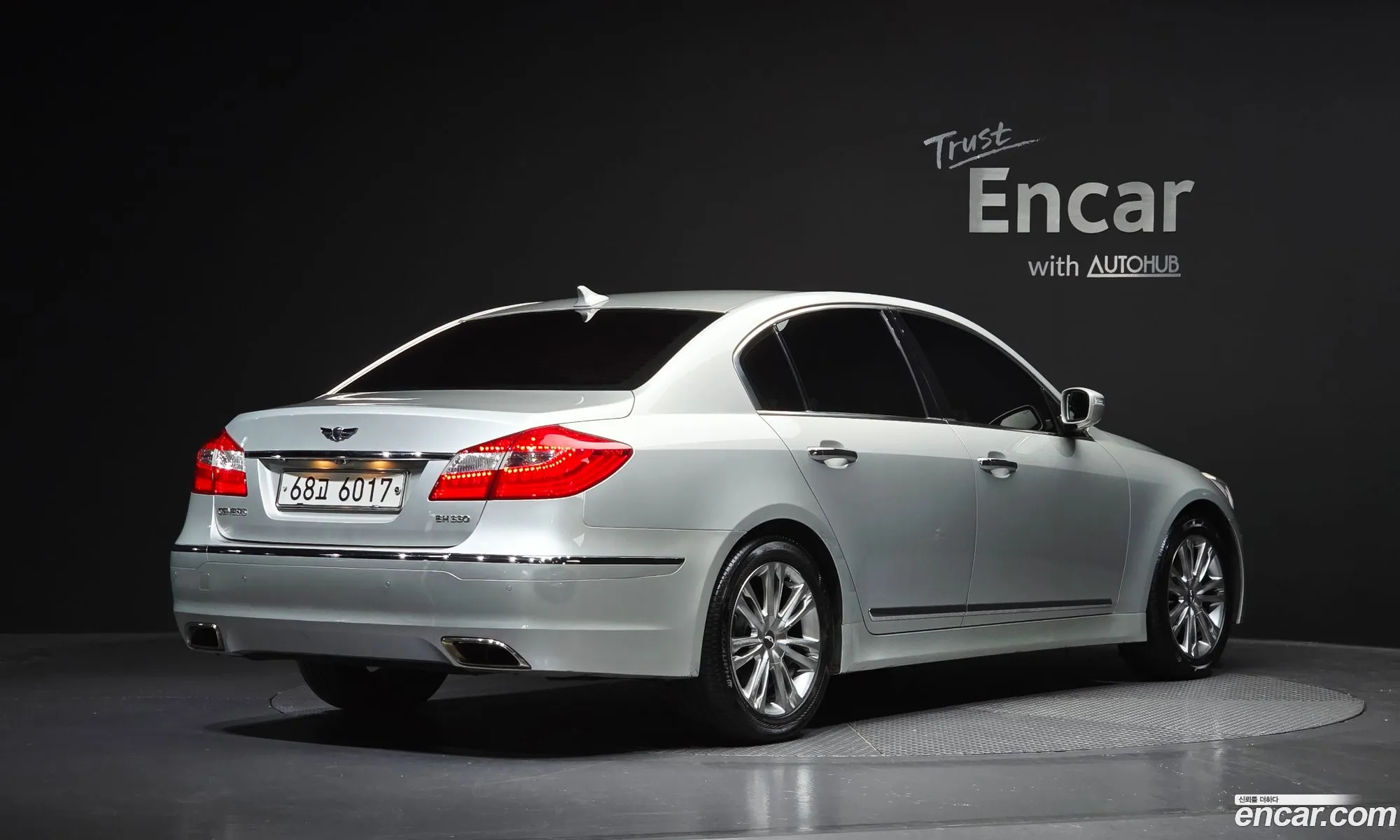 Hyundai Genesis 2011 — 23