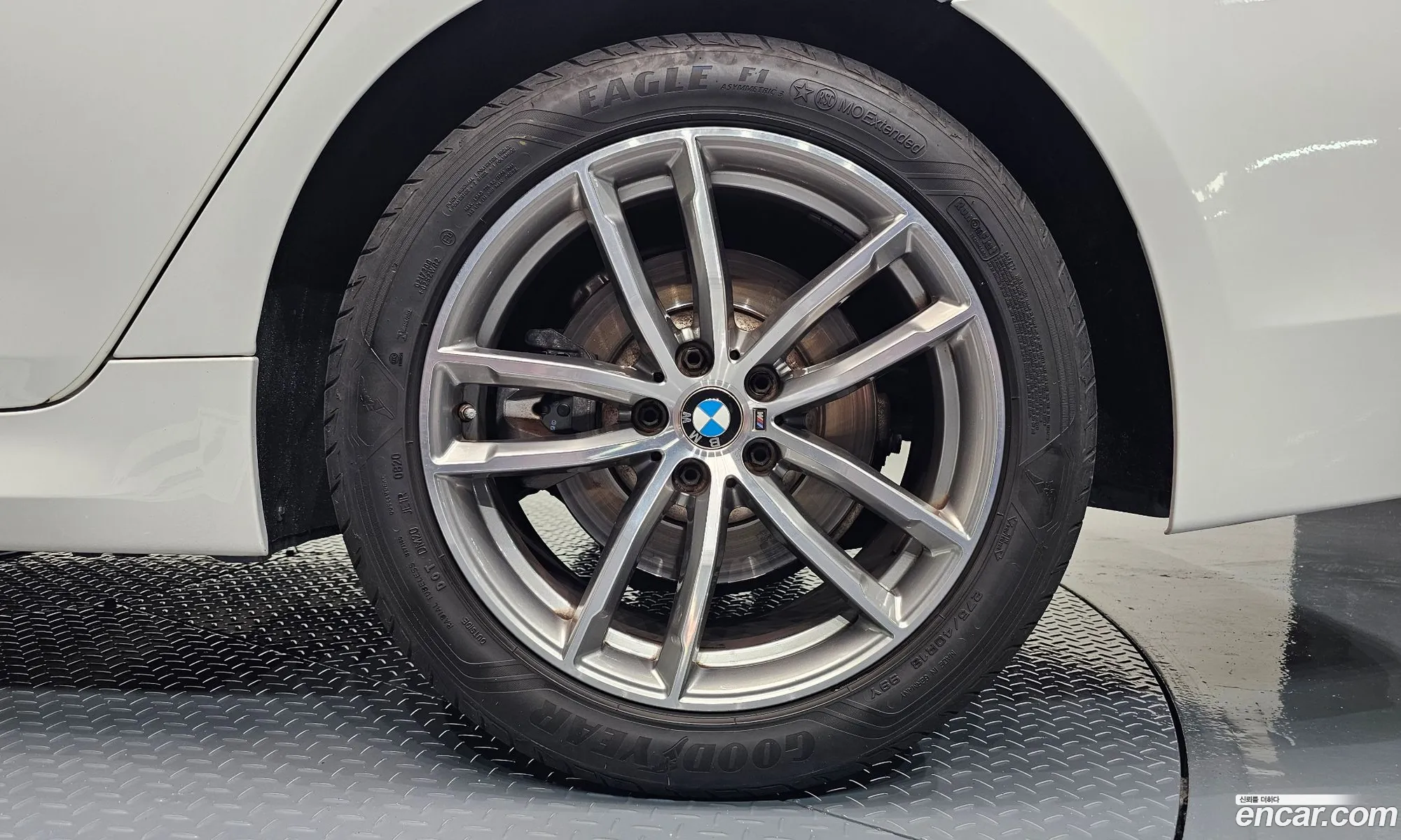BMW 5 Series 2017 WBAJC510XJG860646 — 8