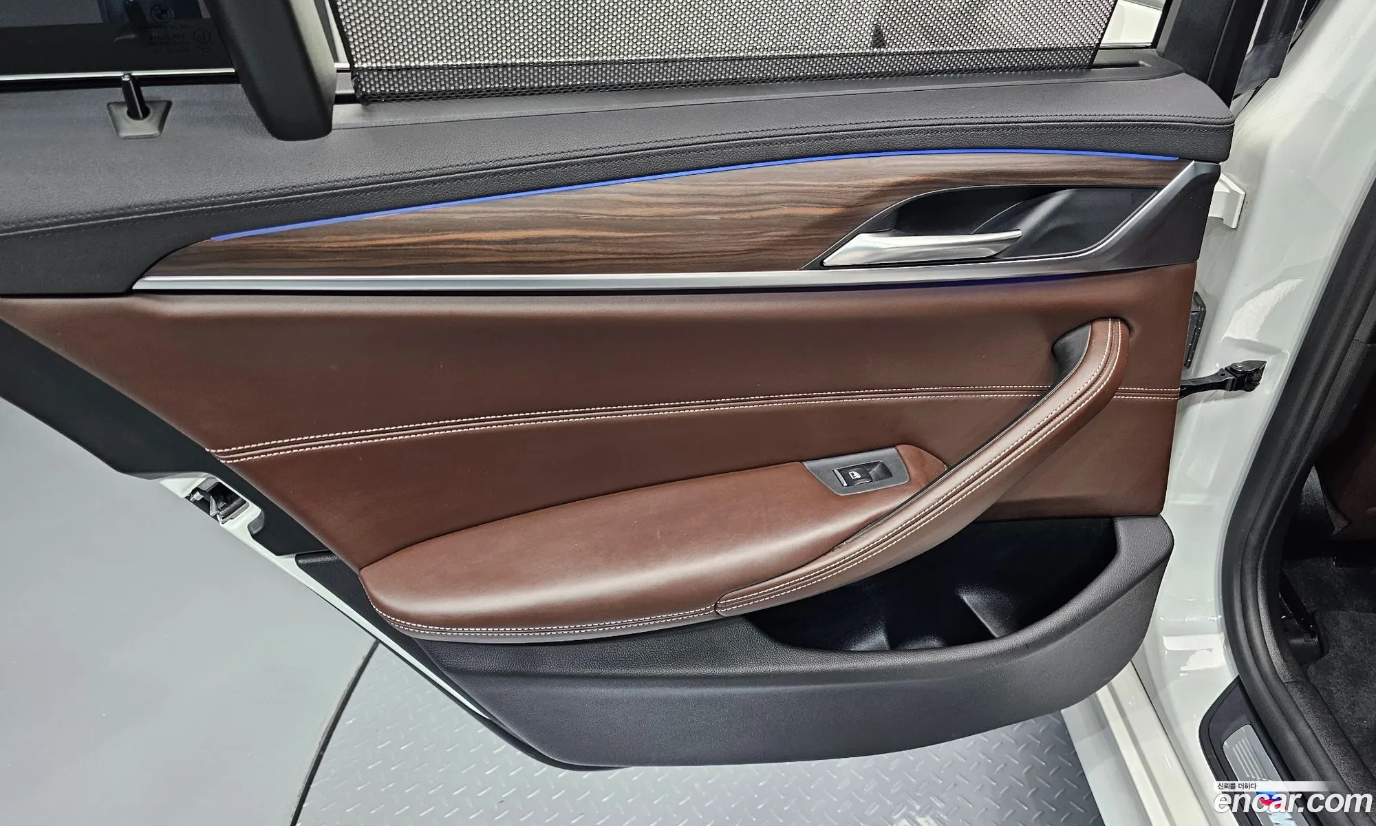 BMW 5 Series 2017 WBAJC510XJG860646 — 30