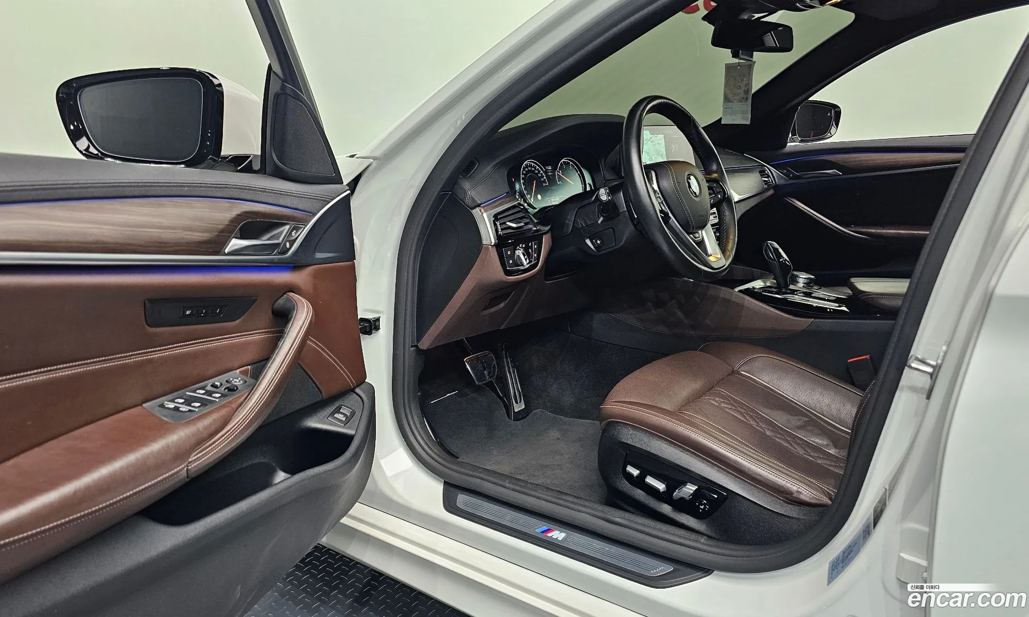 BMW 5 Series 2017 WBAJC510XJG860646 — 19