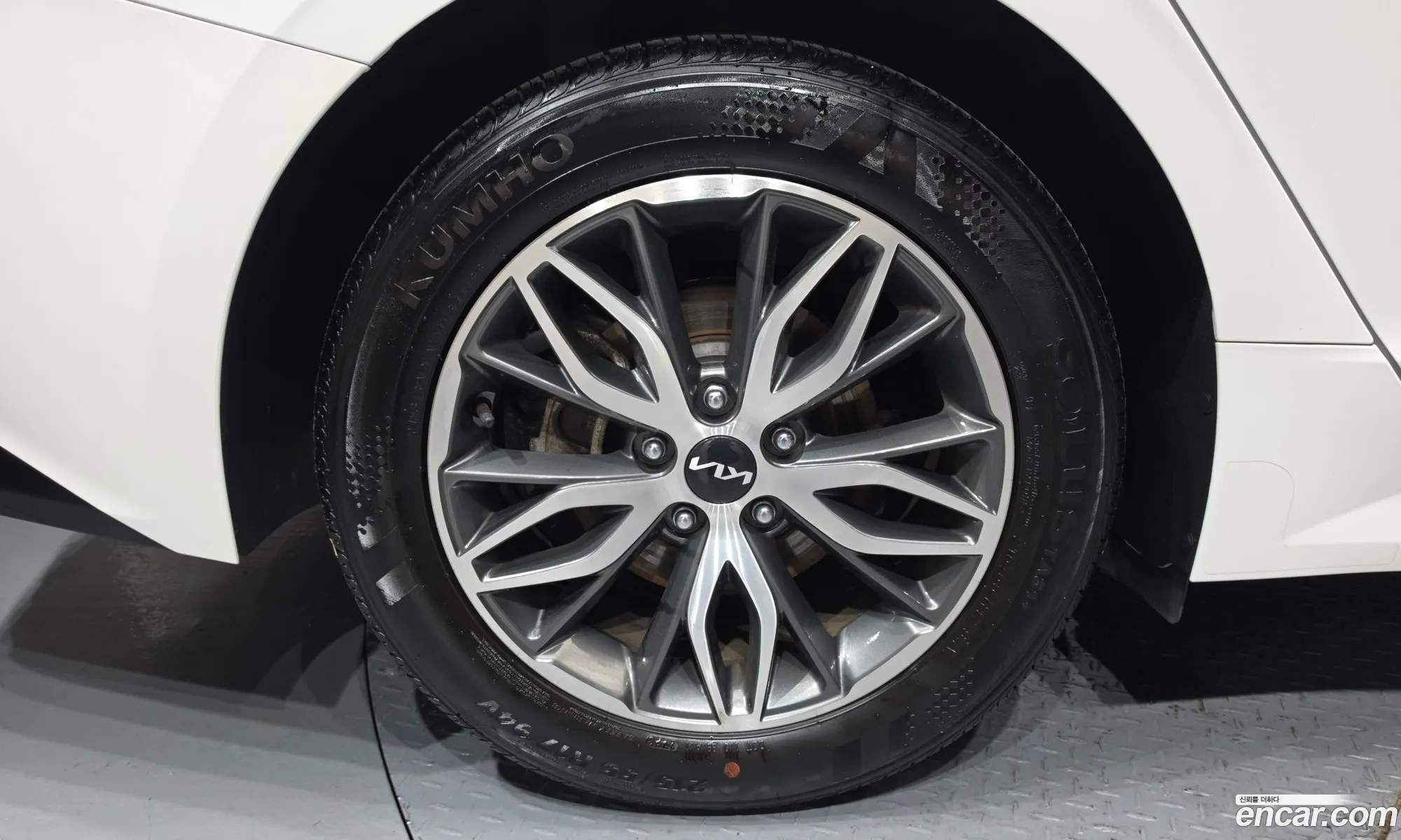 Kia K5 2023 — 8