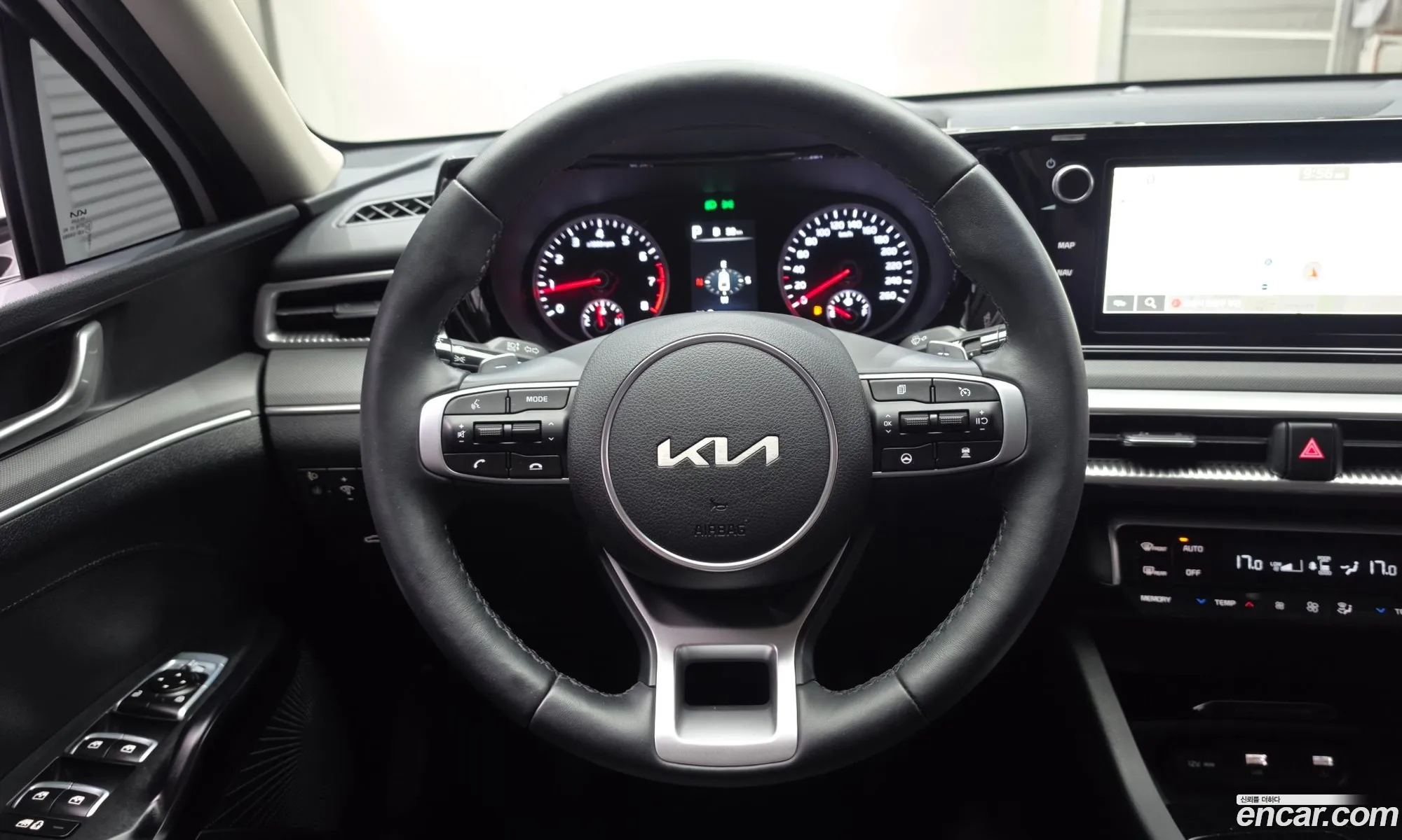 Kia K5 2023 — 16