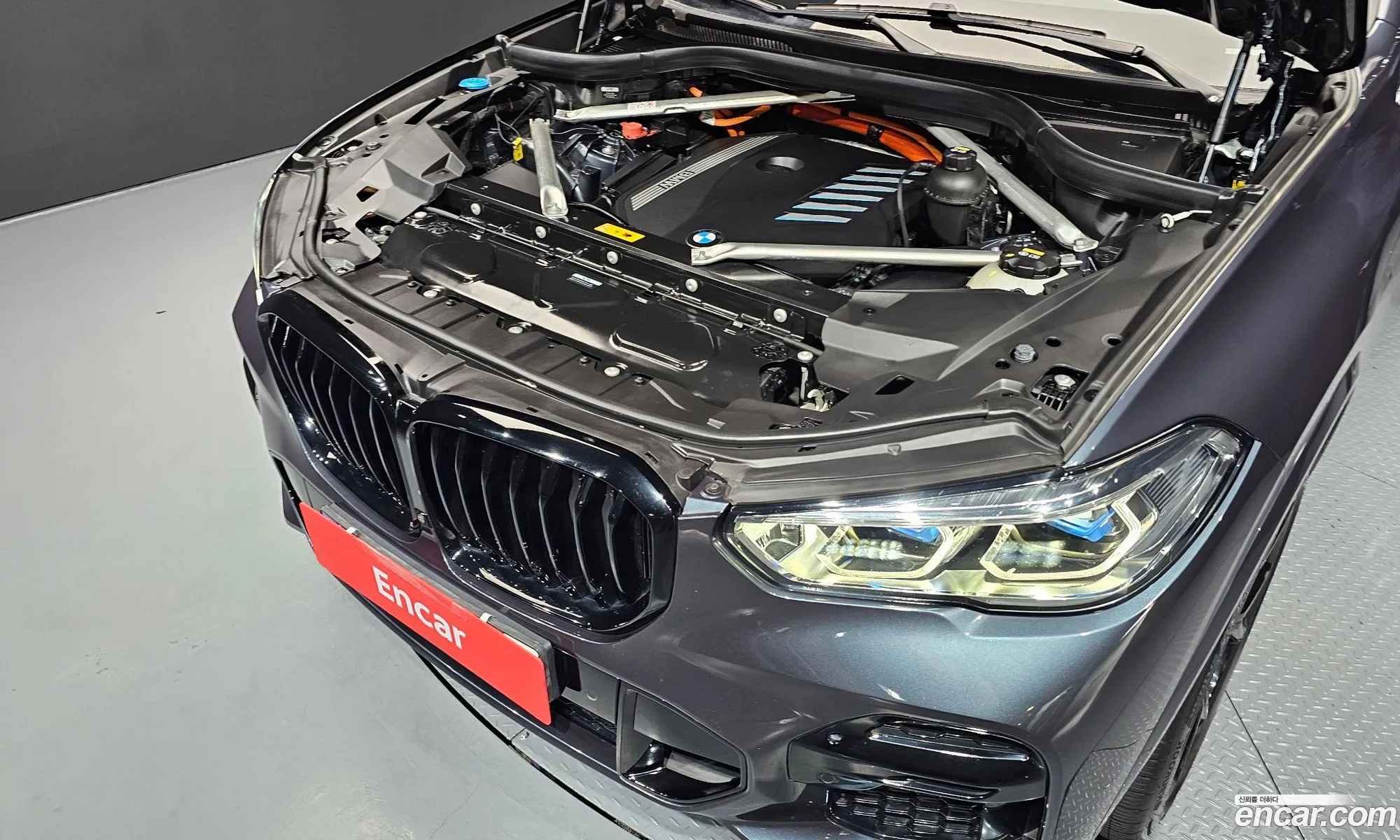BMW X5 2022 WBATA6108N9M14302 — 2