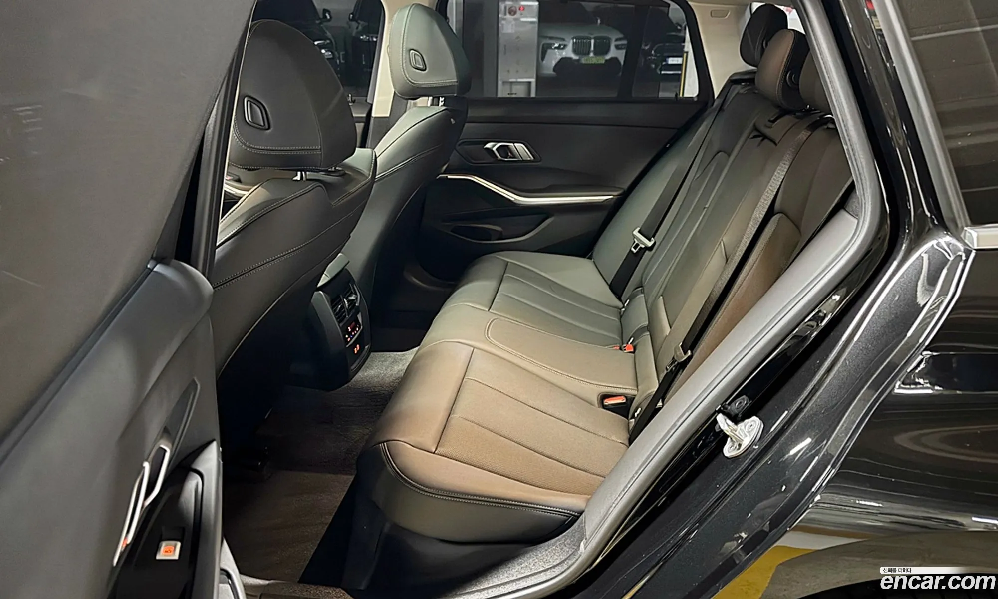 BMW 3 Series 2025 — 13