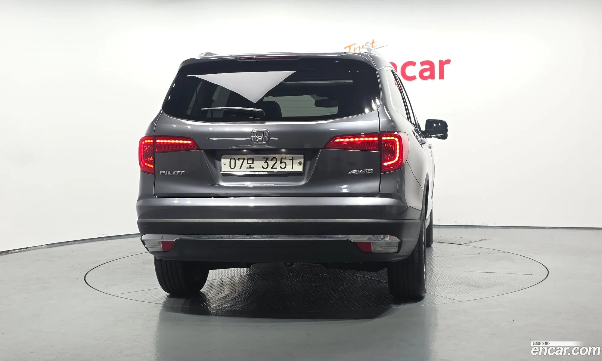 Honda Pilot 2018 5FNYF6850JB200388 — 10