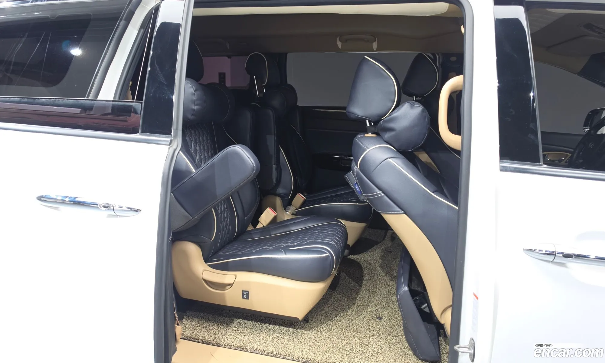 Kia Carnival 2019 — 9