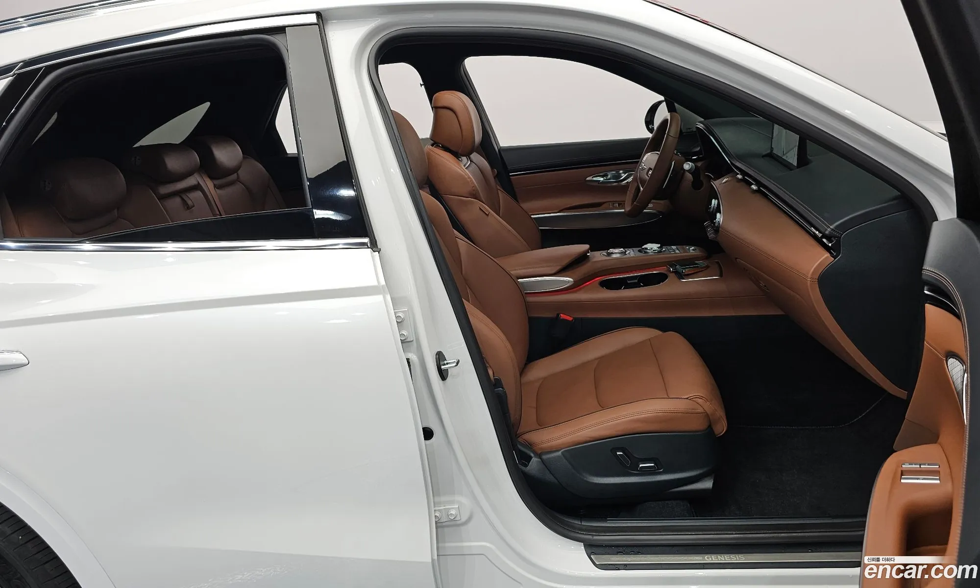 Genesis GV70 2022 — 25