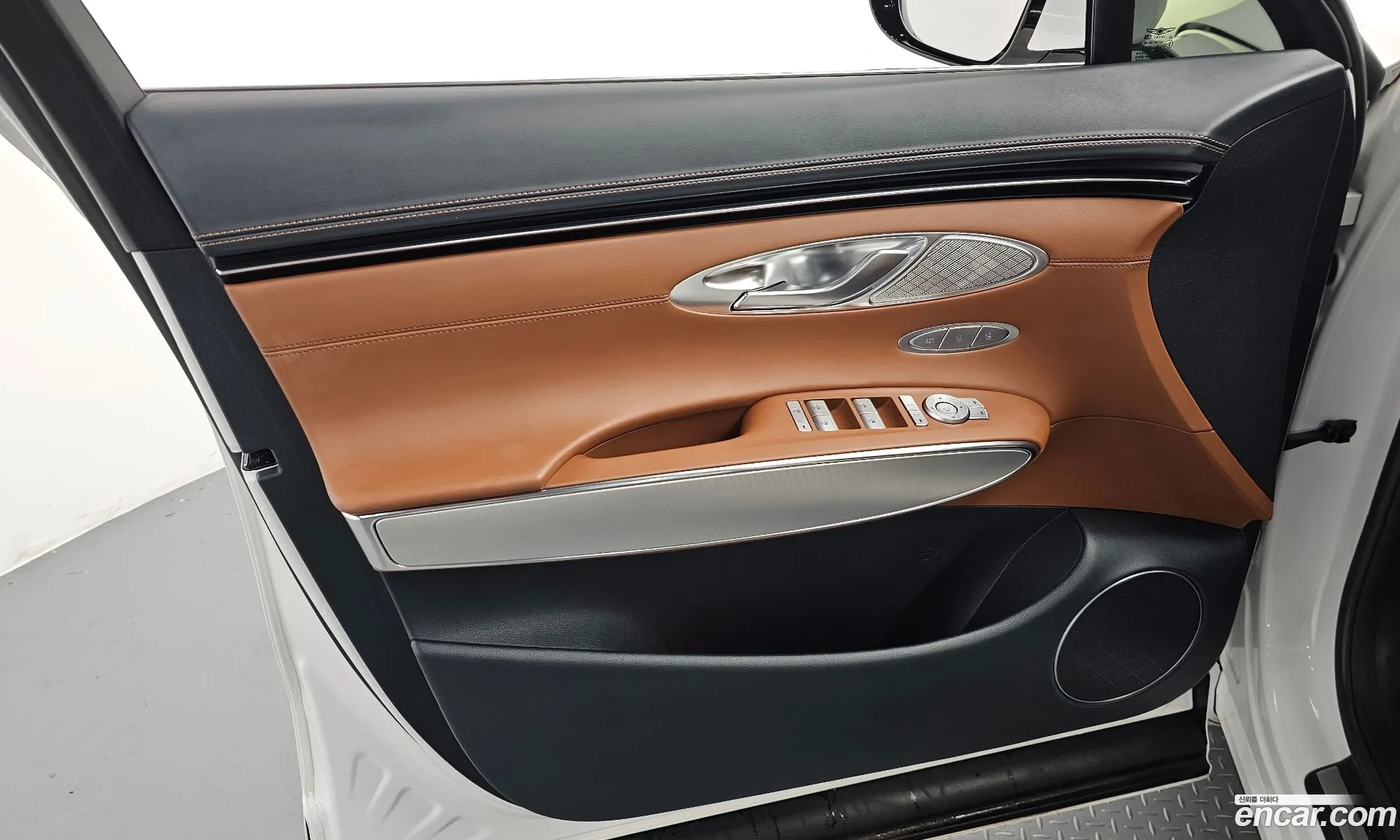 Genesis GV70 2022 — 27