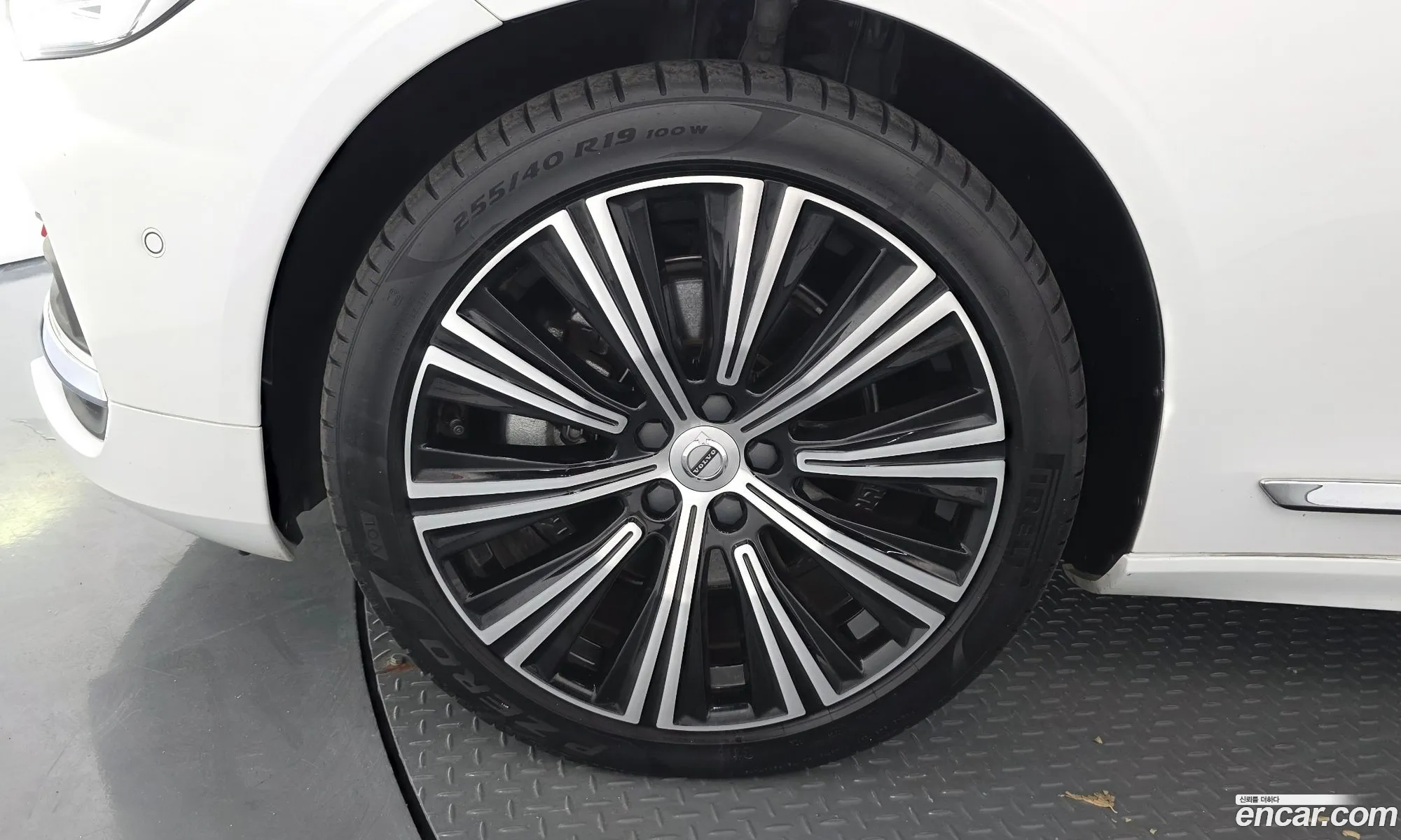 Volvo S90 2023 LVYPTL122PP346228 — 19