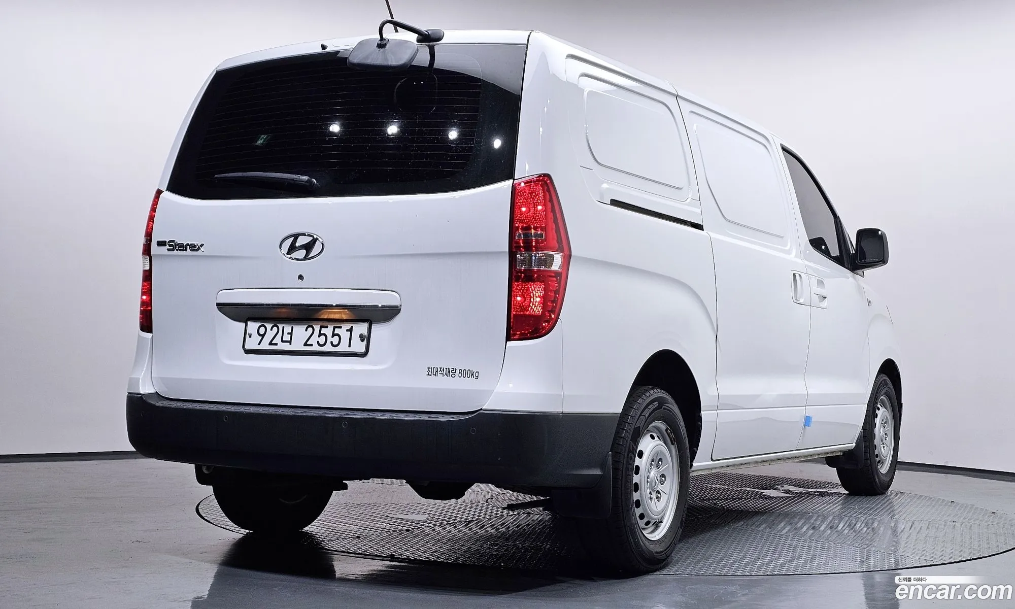 Hyundai Grand Starex 2018 — 16