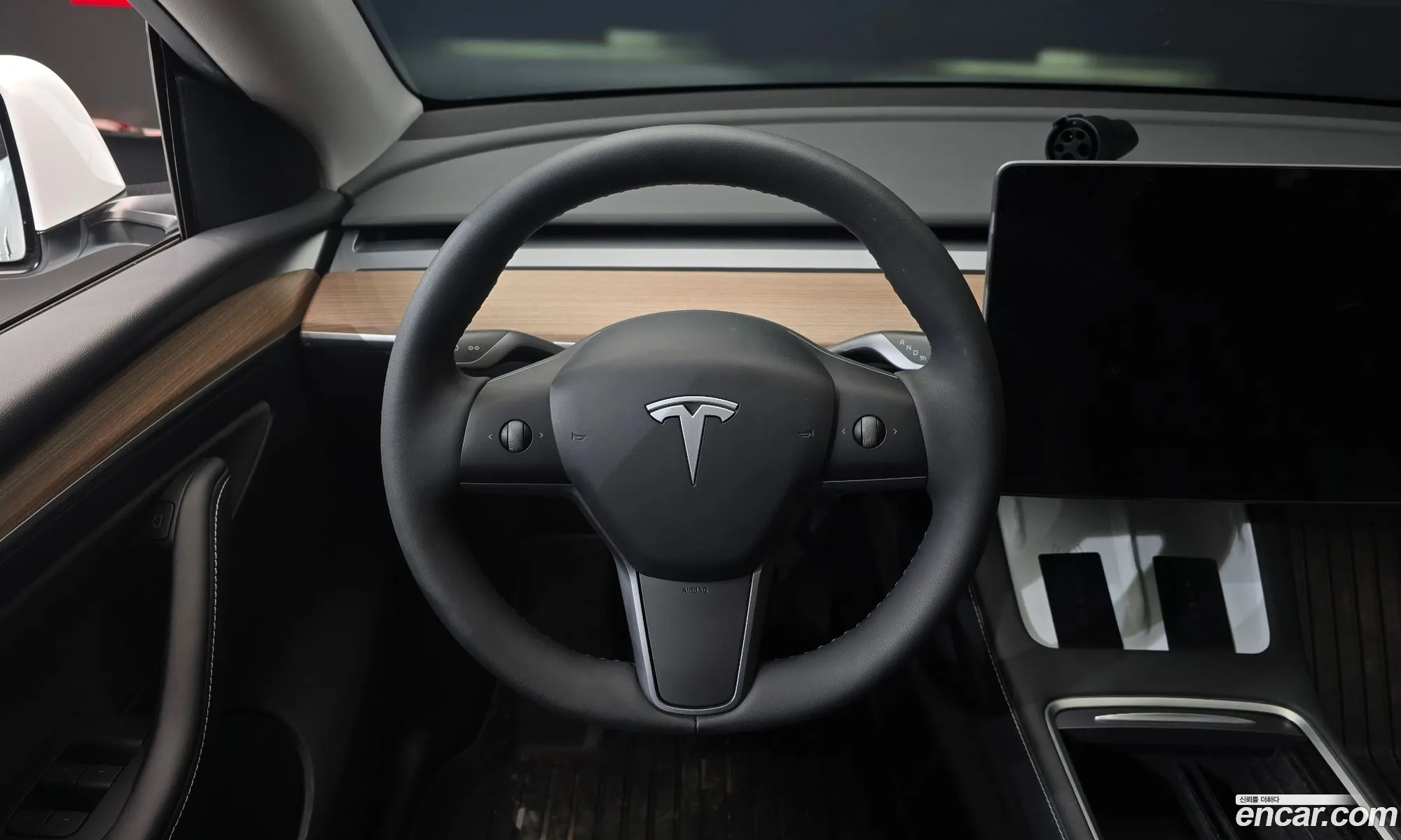 Tesla Model Y 2024 — 4