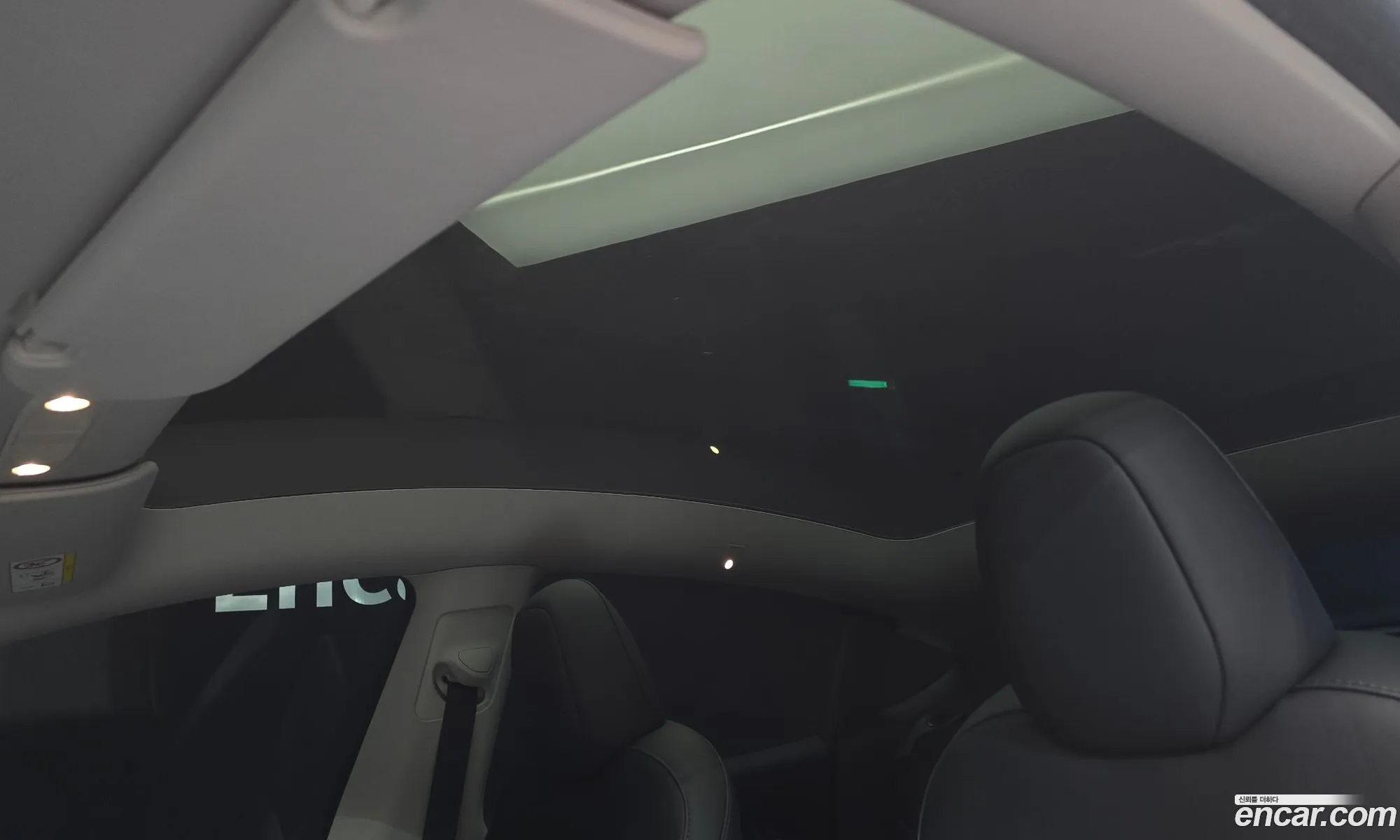 Tesla Model Y 2024 — 17