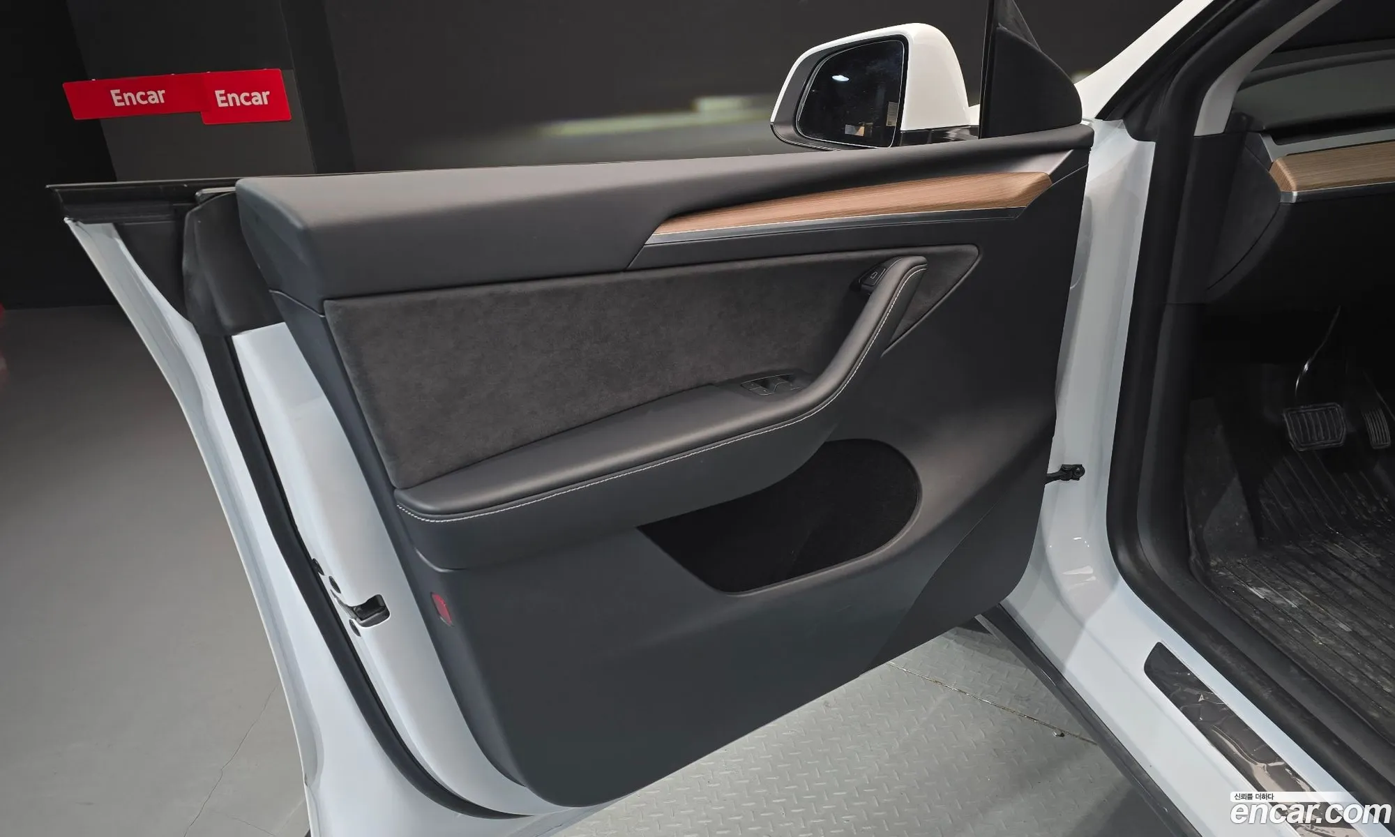 Tesla Model Y 2024 — 20
