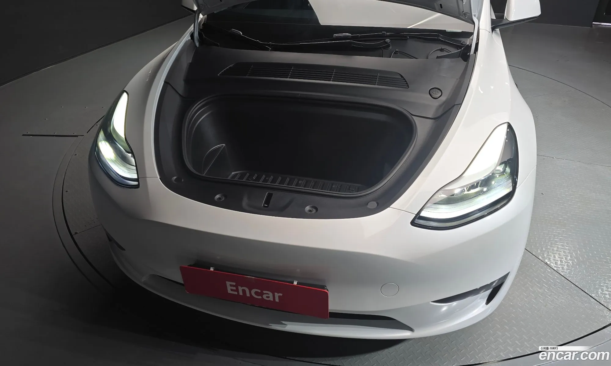 Tesla Model Y 2024 — 21