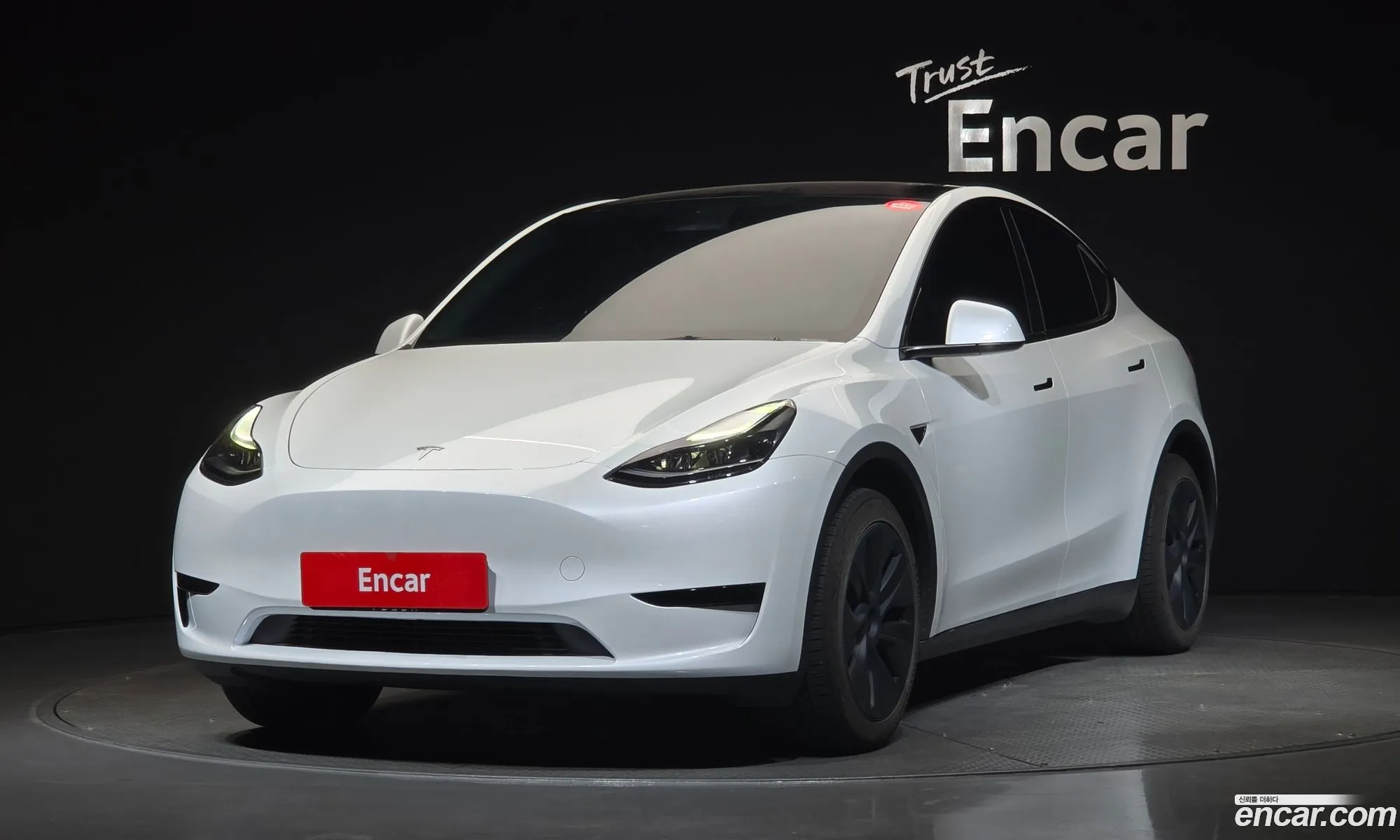 Tesla Model Y 2024 — 8