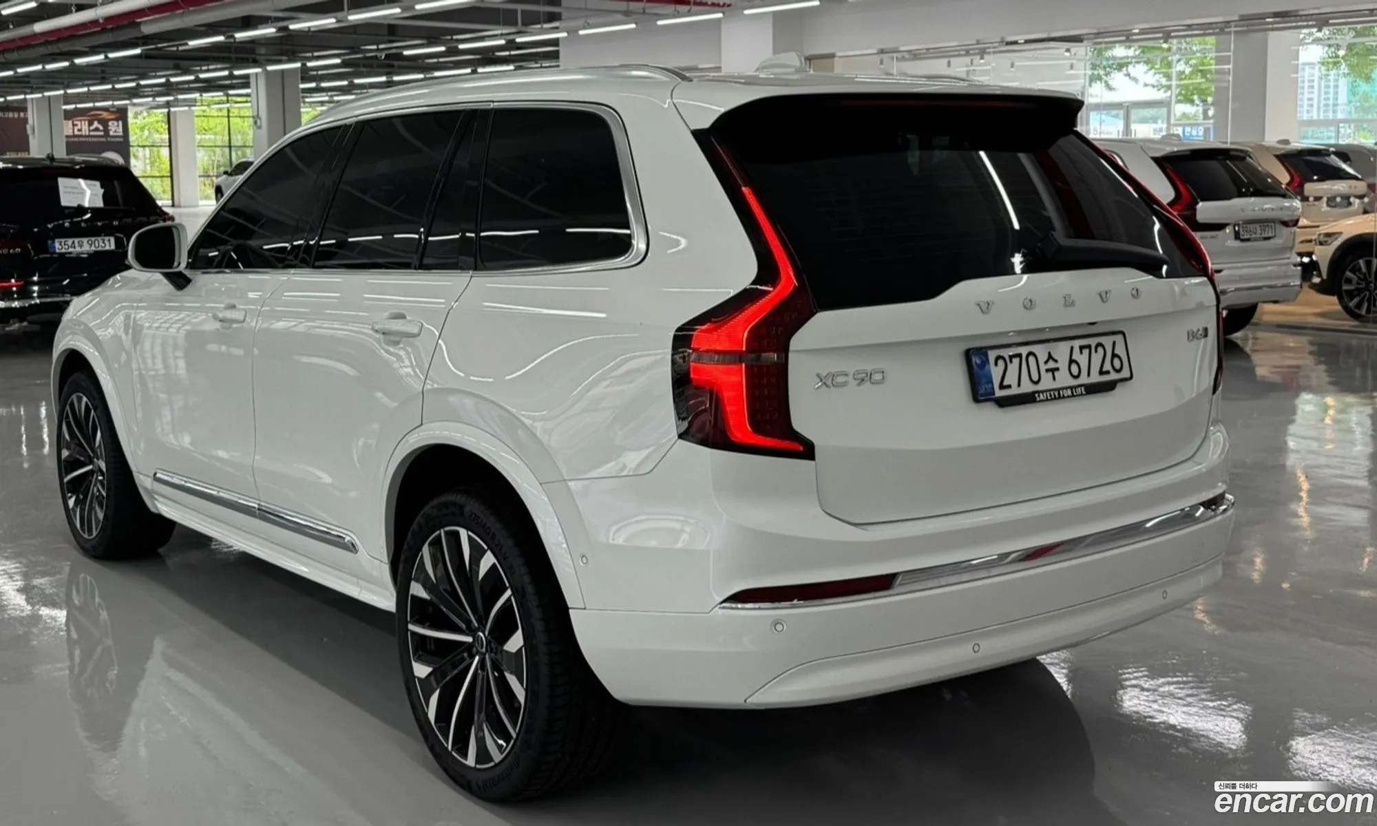 Volvo XC90 2025 — 2