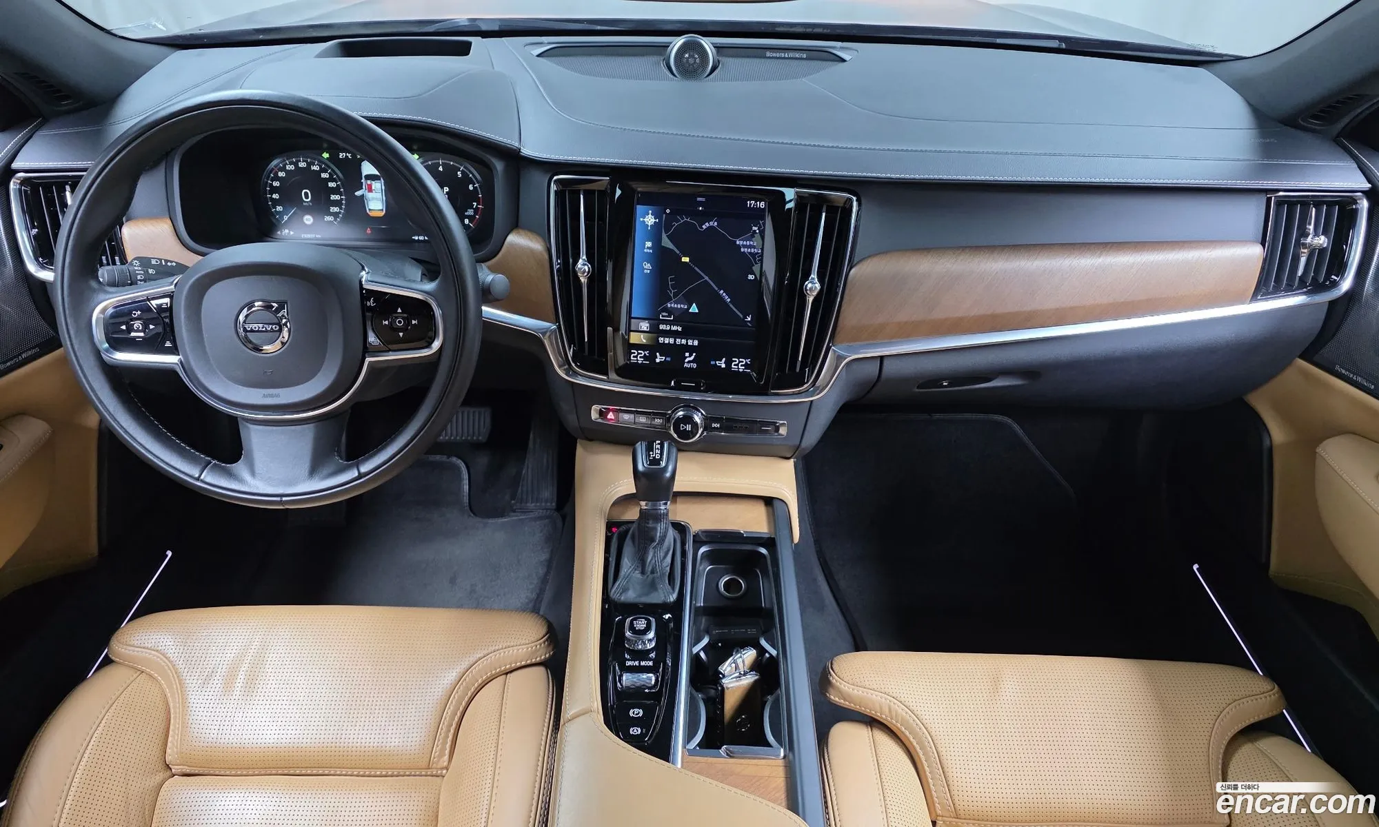 Volvo S90 2019 — 29