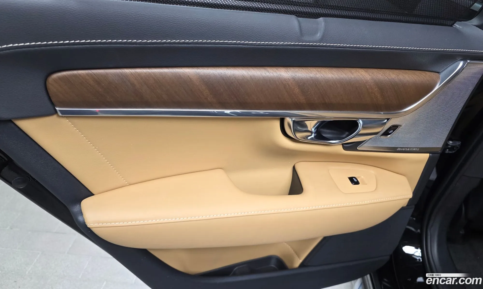 Volvo S90 2019 — 26