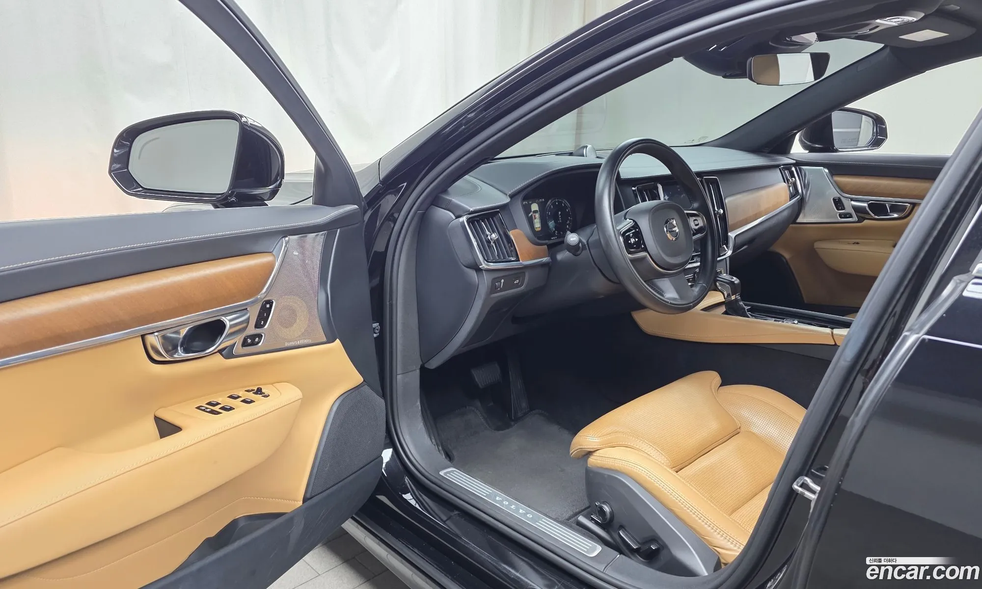 Volvo S90 2019 — 21