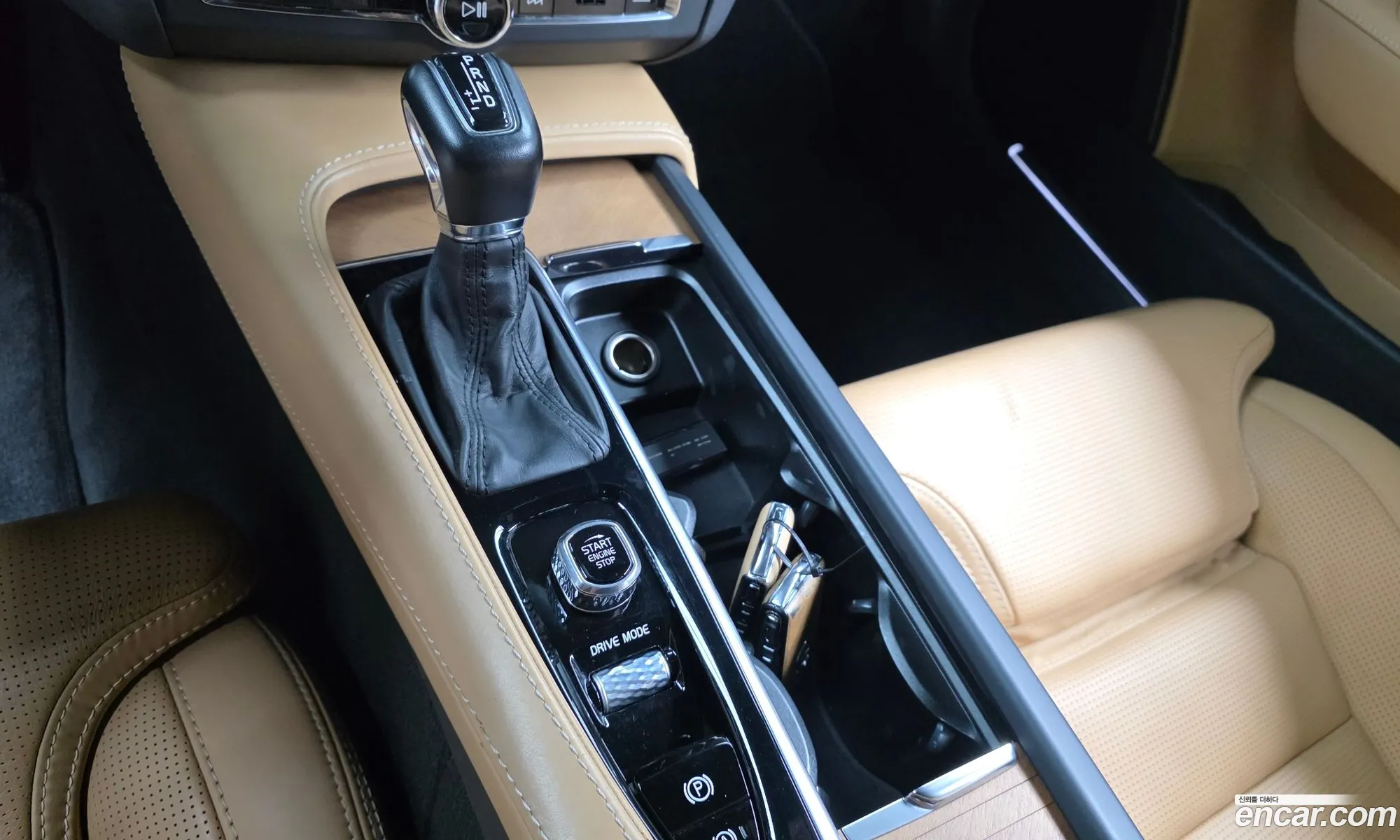 Volvo S90 2019 — 28