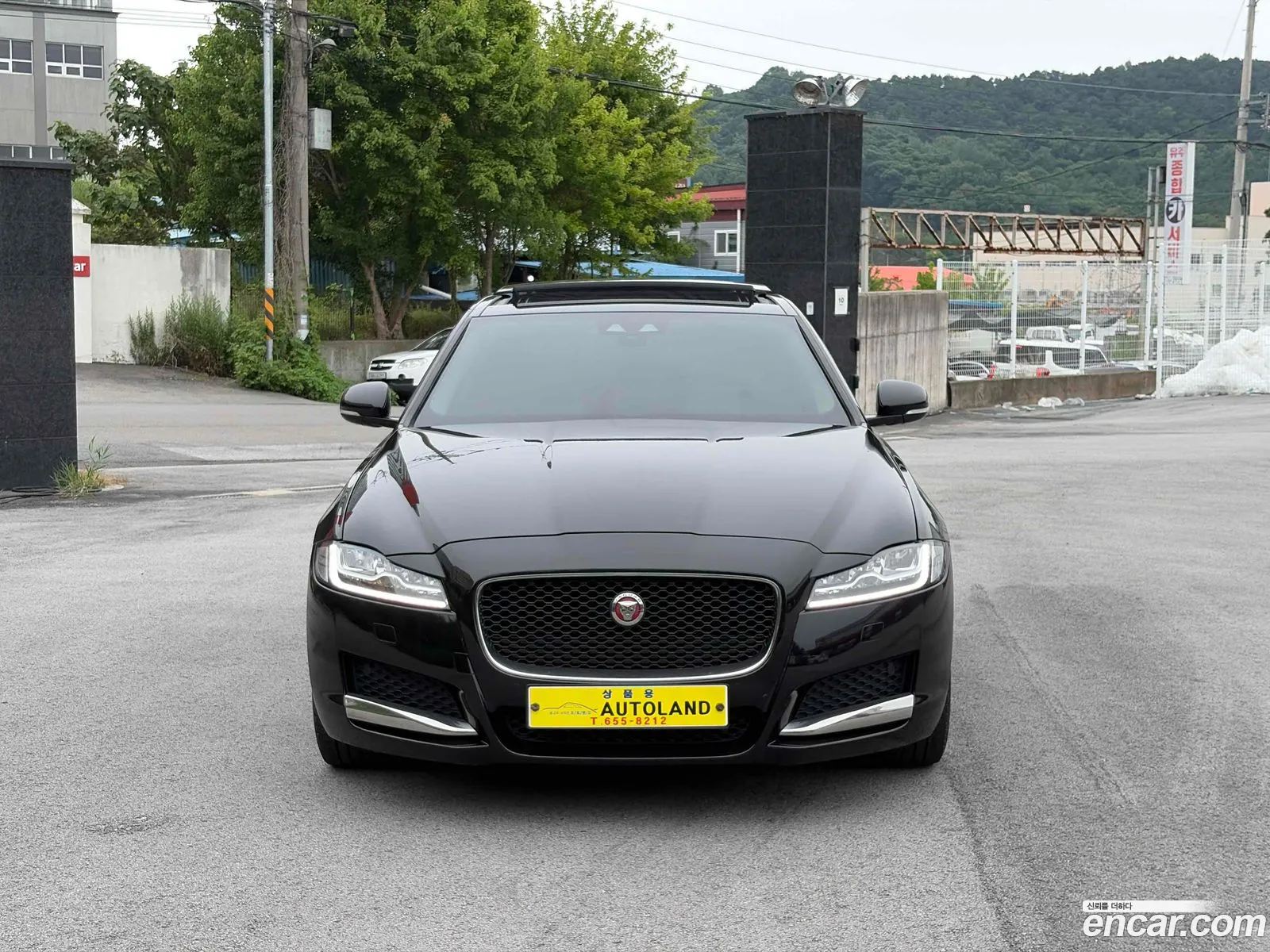 Jaguar XF 2019 — 8