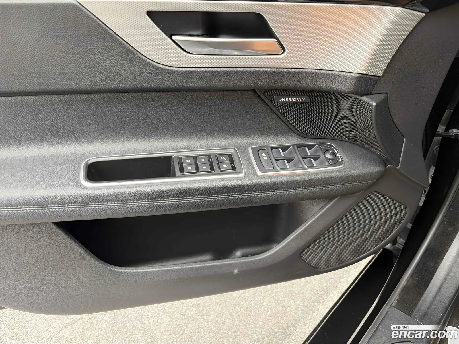 Jaguar XF 2019 — 13