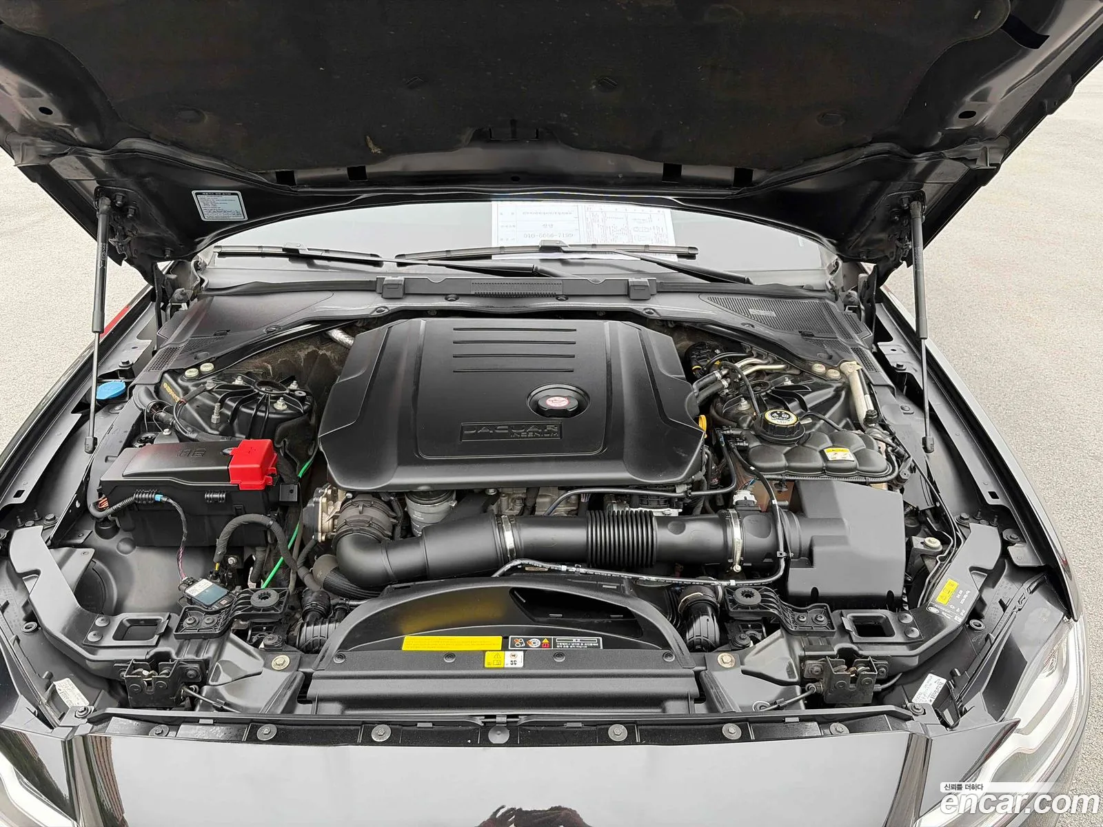 Jaguar XF 2019 — 19