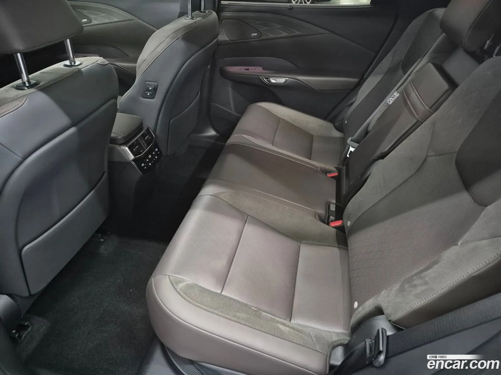 Lexus RX350h 2025 — 4