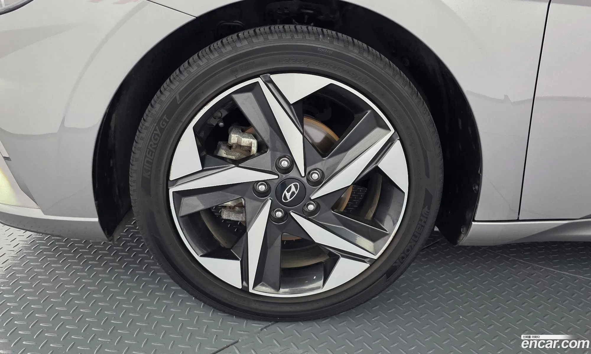 Hyundai Elantra 2021 — 24