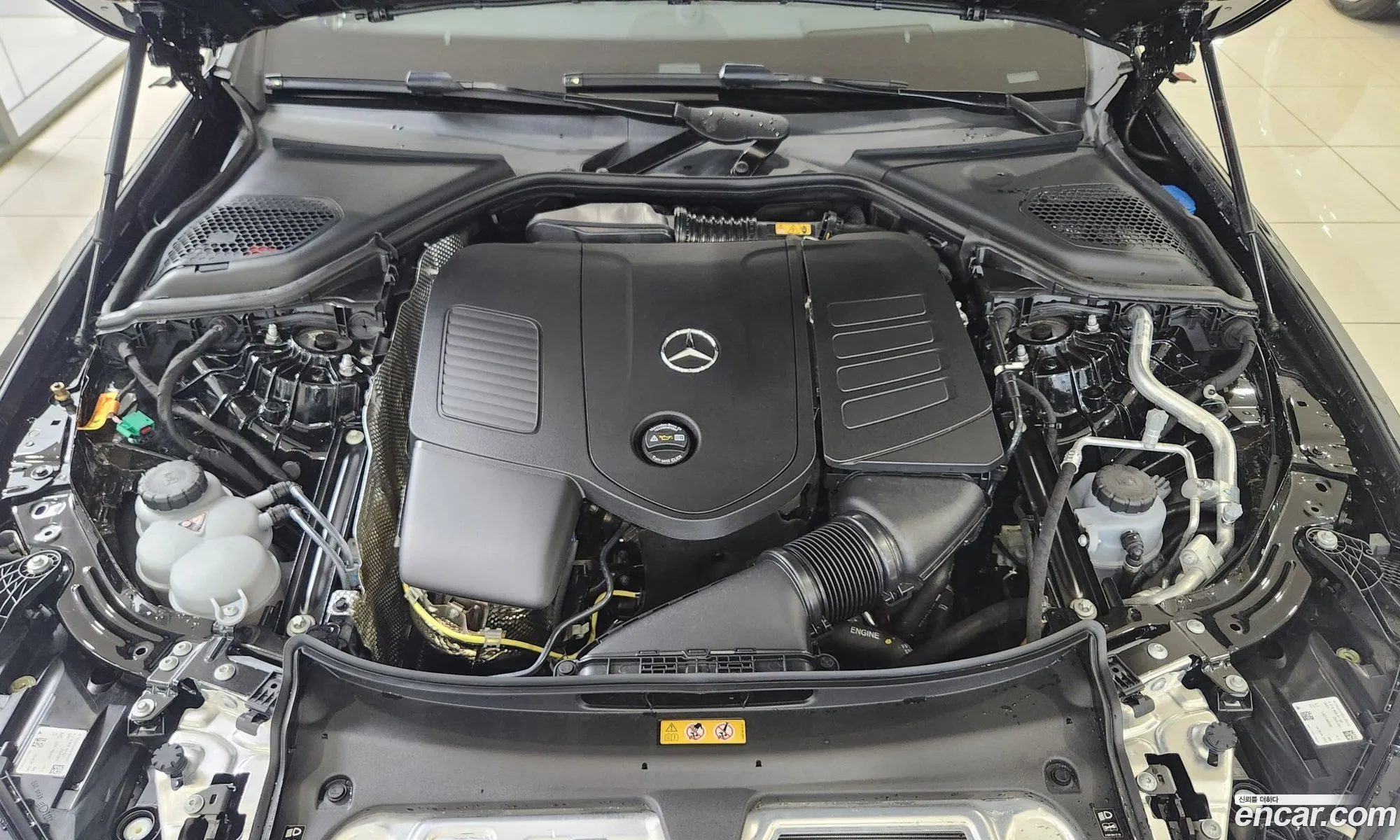 Mercedes-Benz E-Class W214 2025 — 13