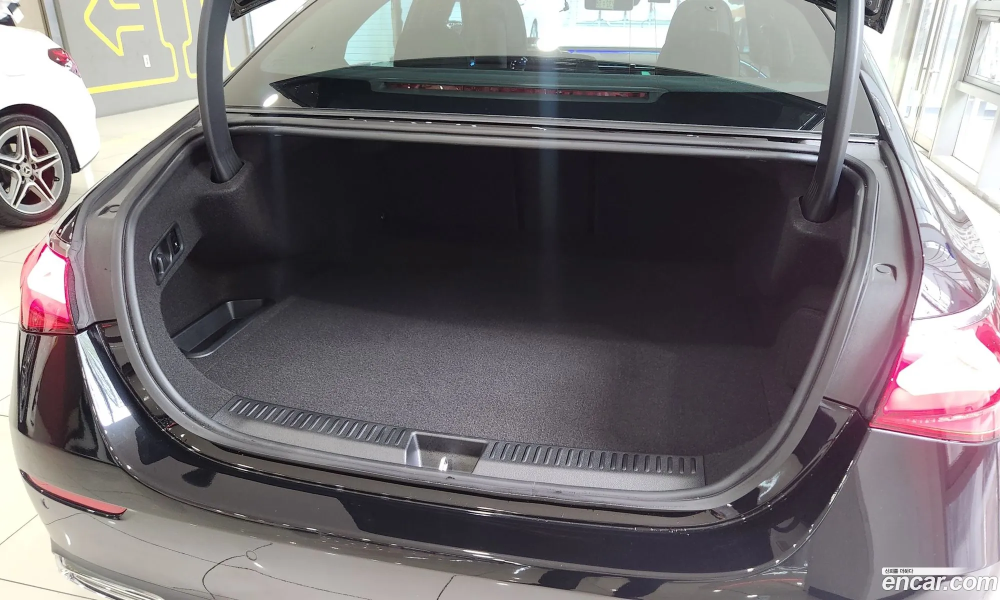Mercedes-Benz E-Class W214 2025 — 7