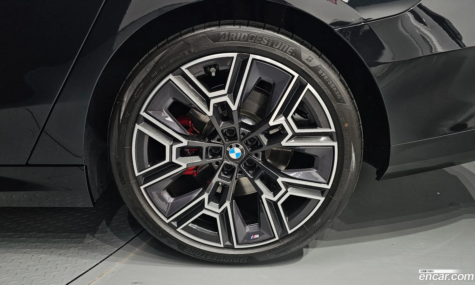 BMW 5 Series 2025 — 12