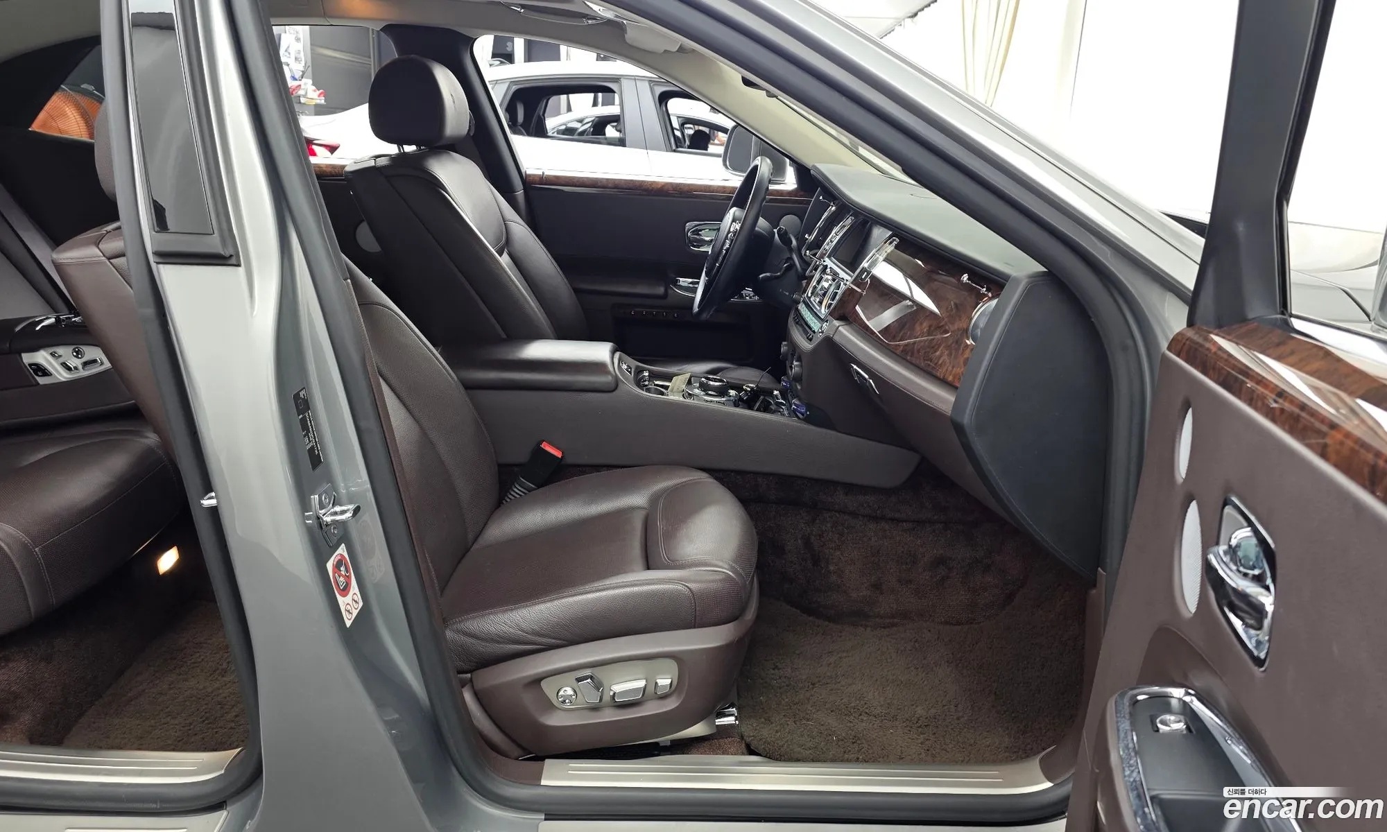 Rolls-Royce Ghost 2015 SCA664S05FUX41735 — 4
