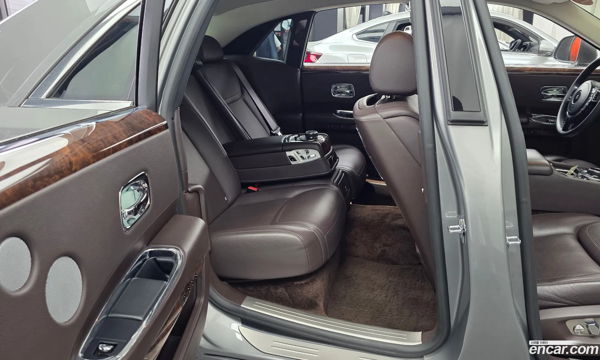 Rolls-Royce Ghost 2015 SCA664S05FUX41735 — 17