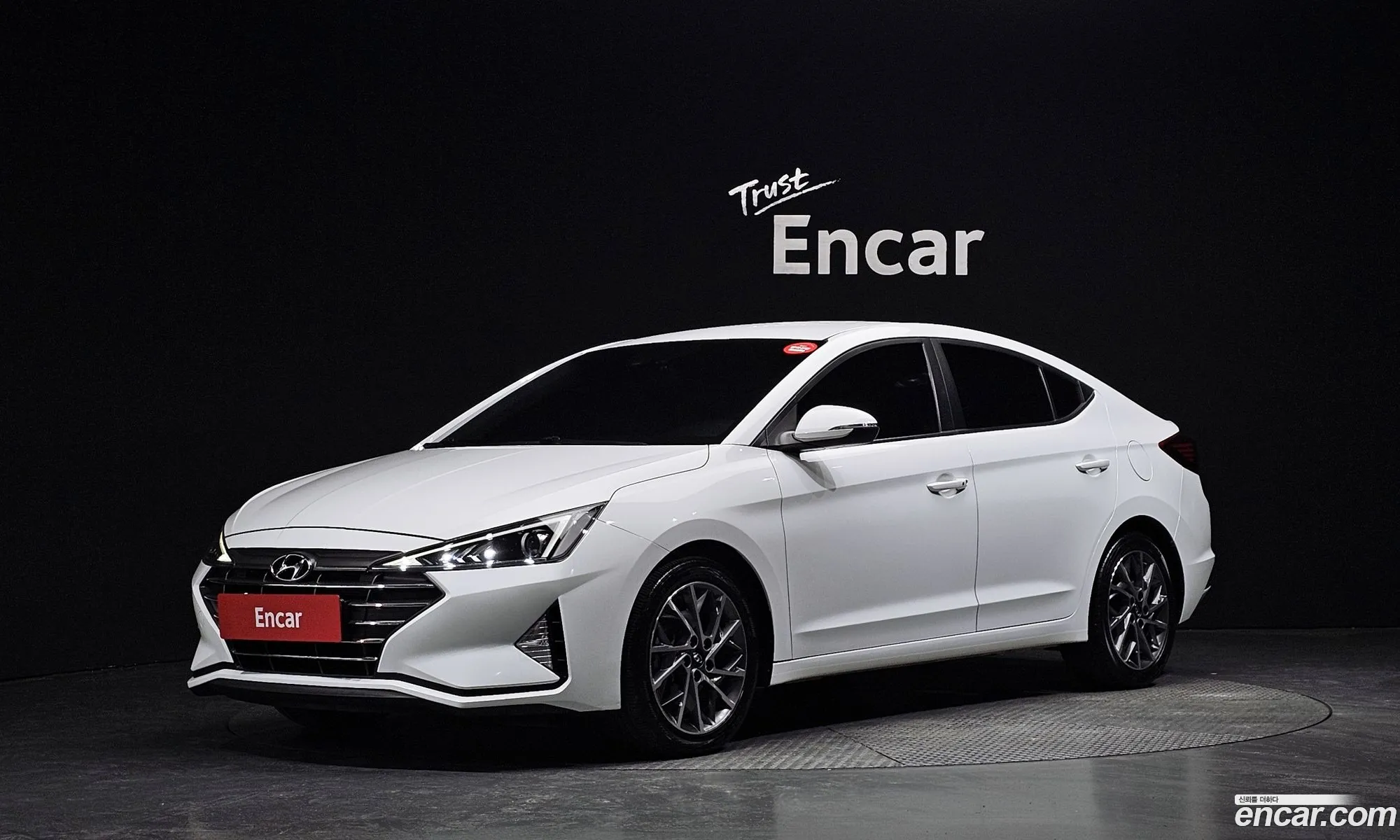Hyundai Elantra AD 2019 — 12