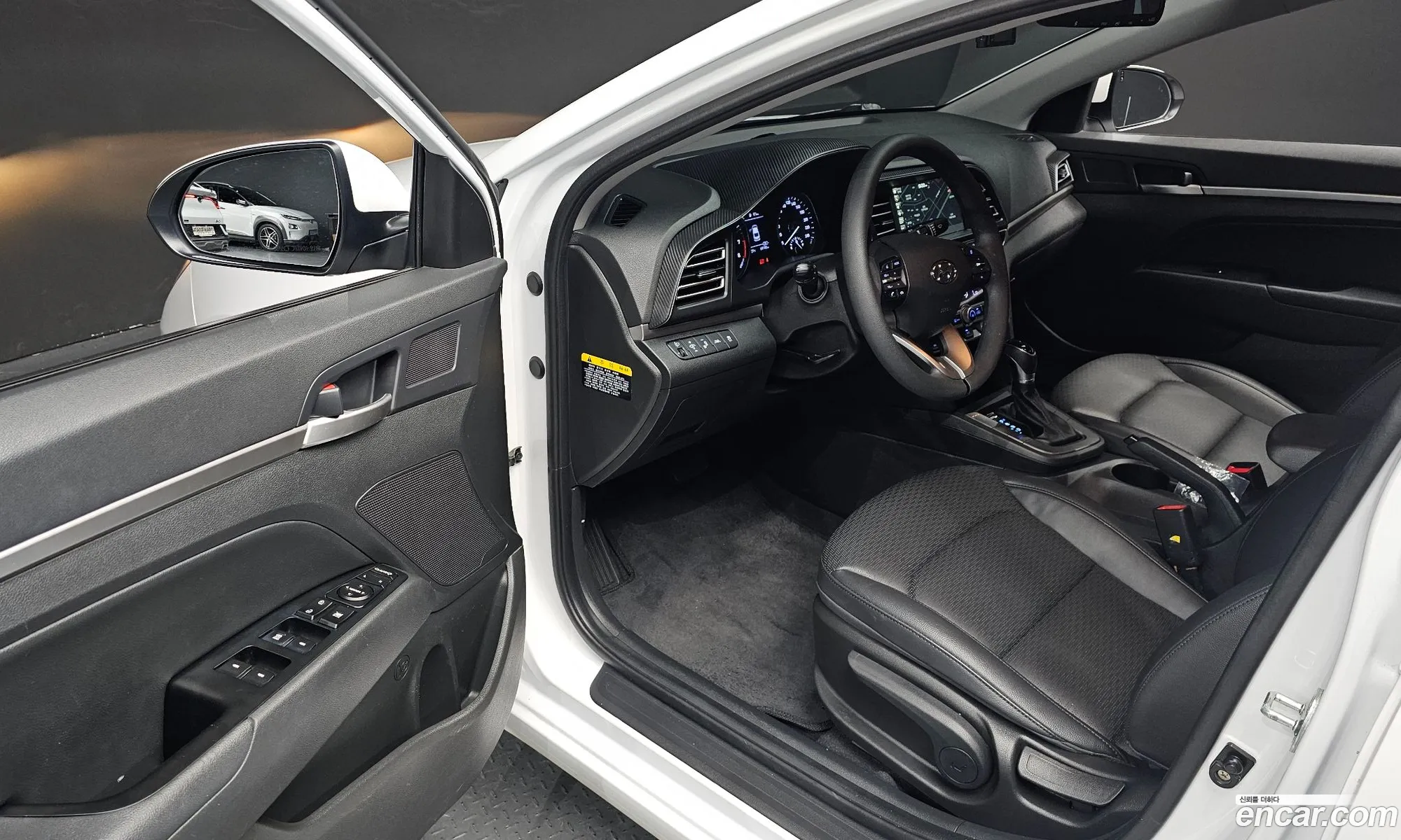 Hyundai Elantra AD 2019 — 14