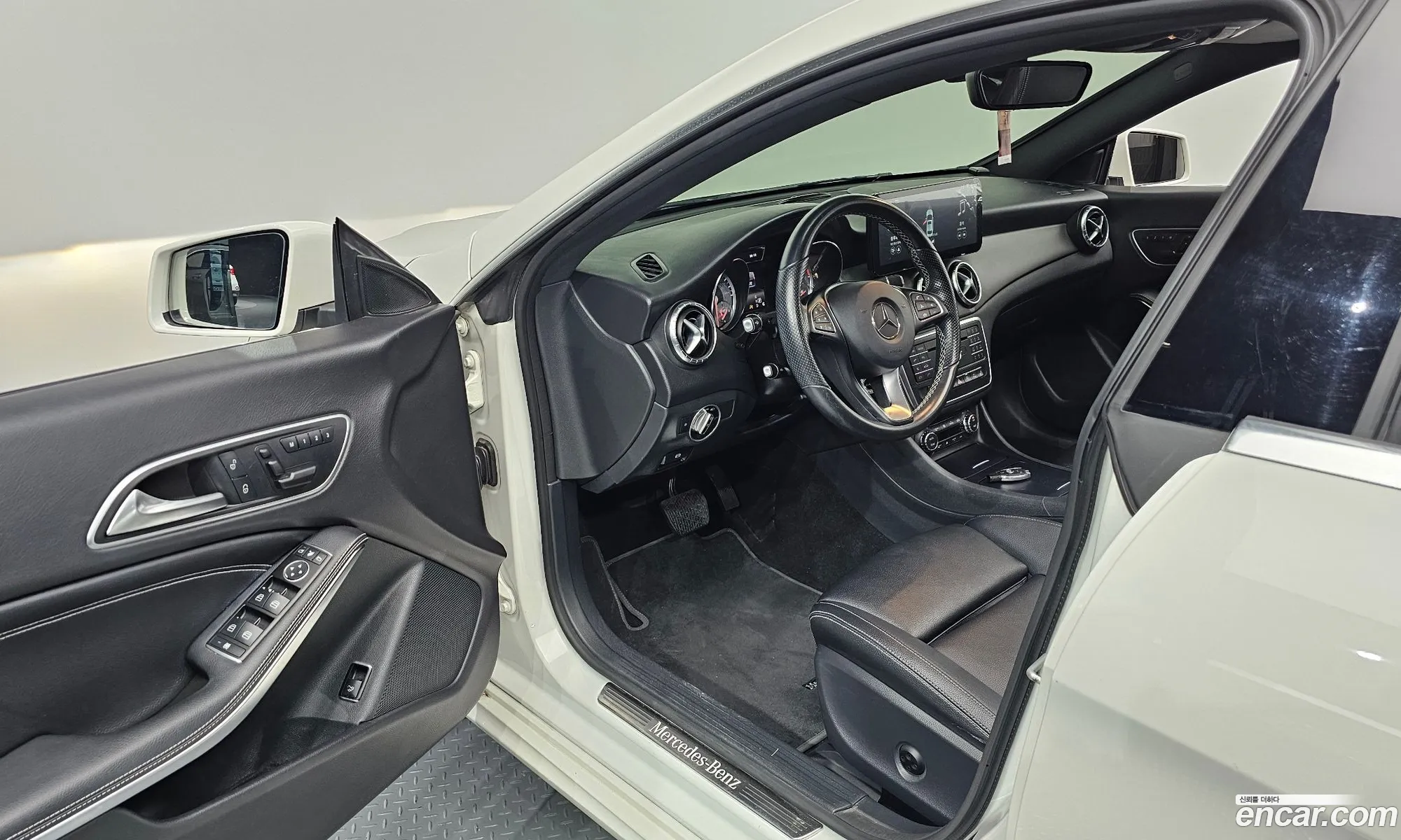 Mercedes-Benz CLA-Class C117 2016 — 10