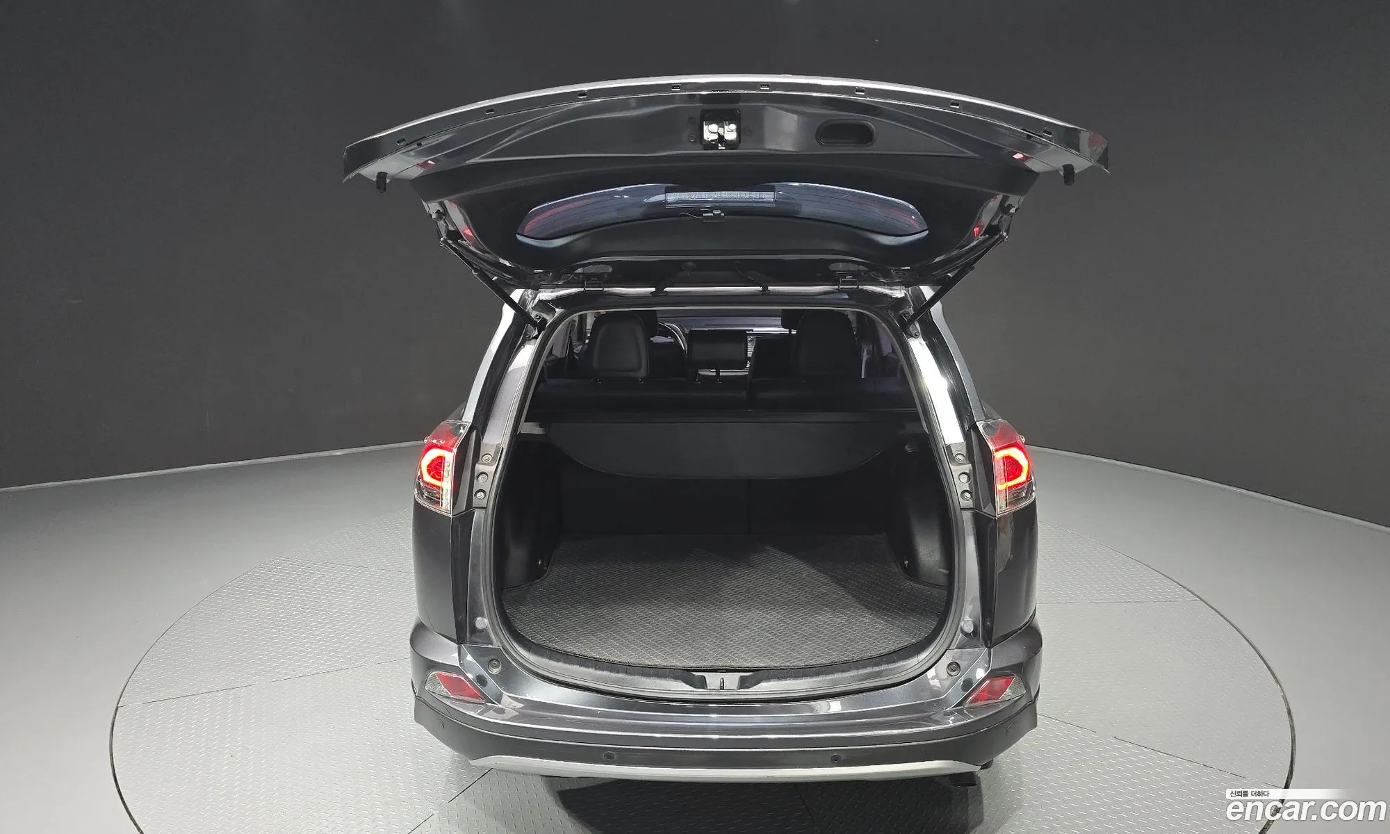 Toyota RAV4 2018 — 27