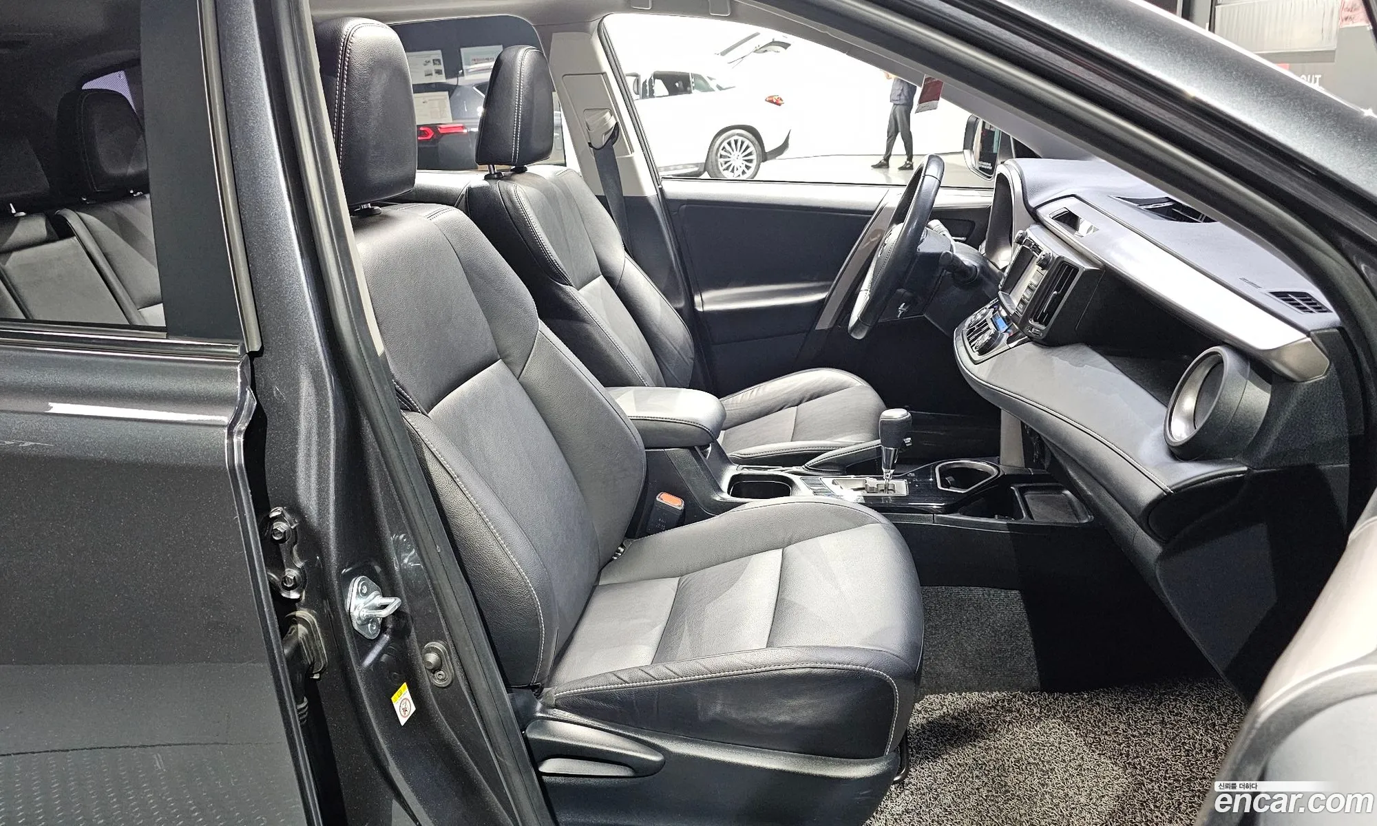 Toyota RAV4 2018 — 14