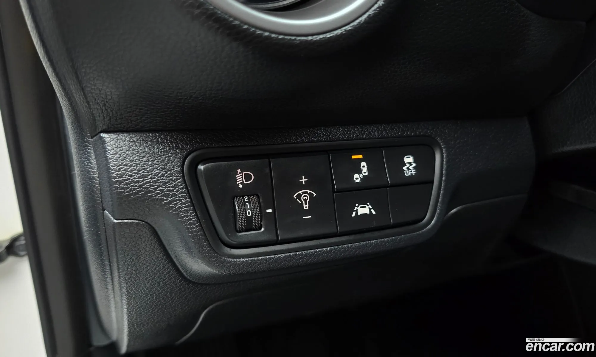 Kia K3 2019 KNAF241BEKA855083 — 5