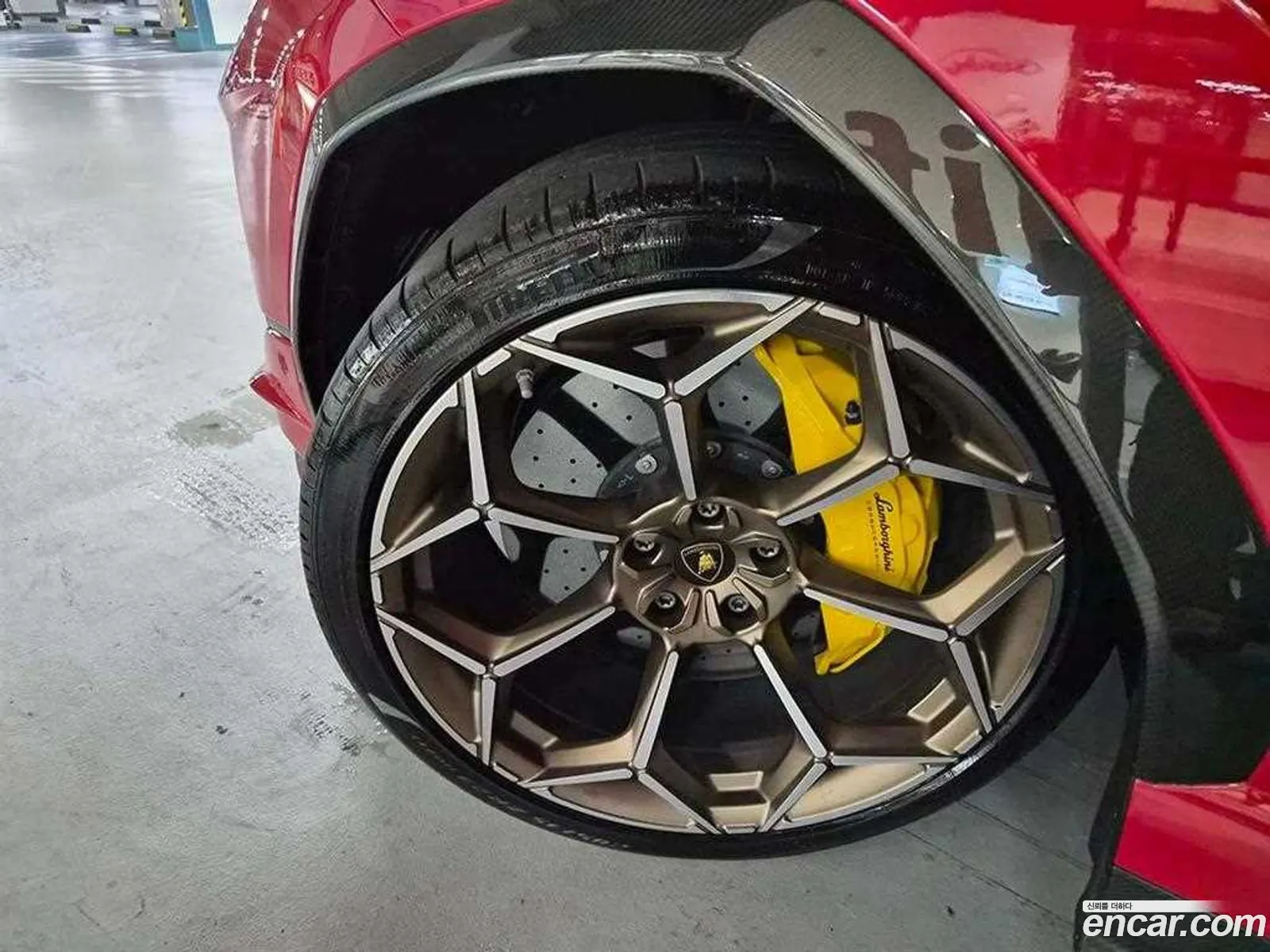 Lamborghini Urus 2023 — 3