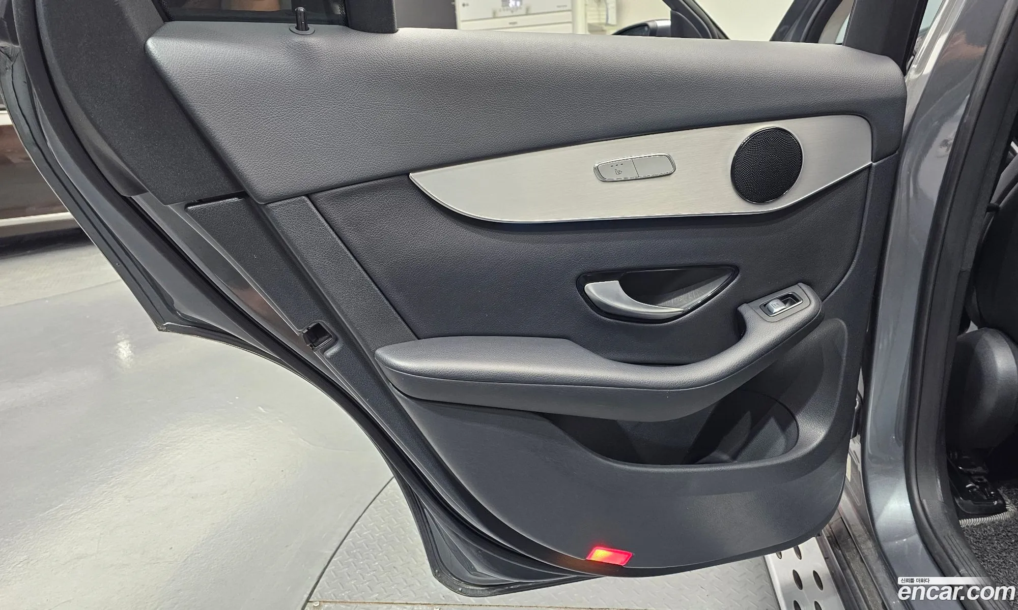 Mercedes-Benz GLC-Class X253 2019 — 28