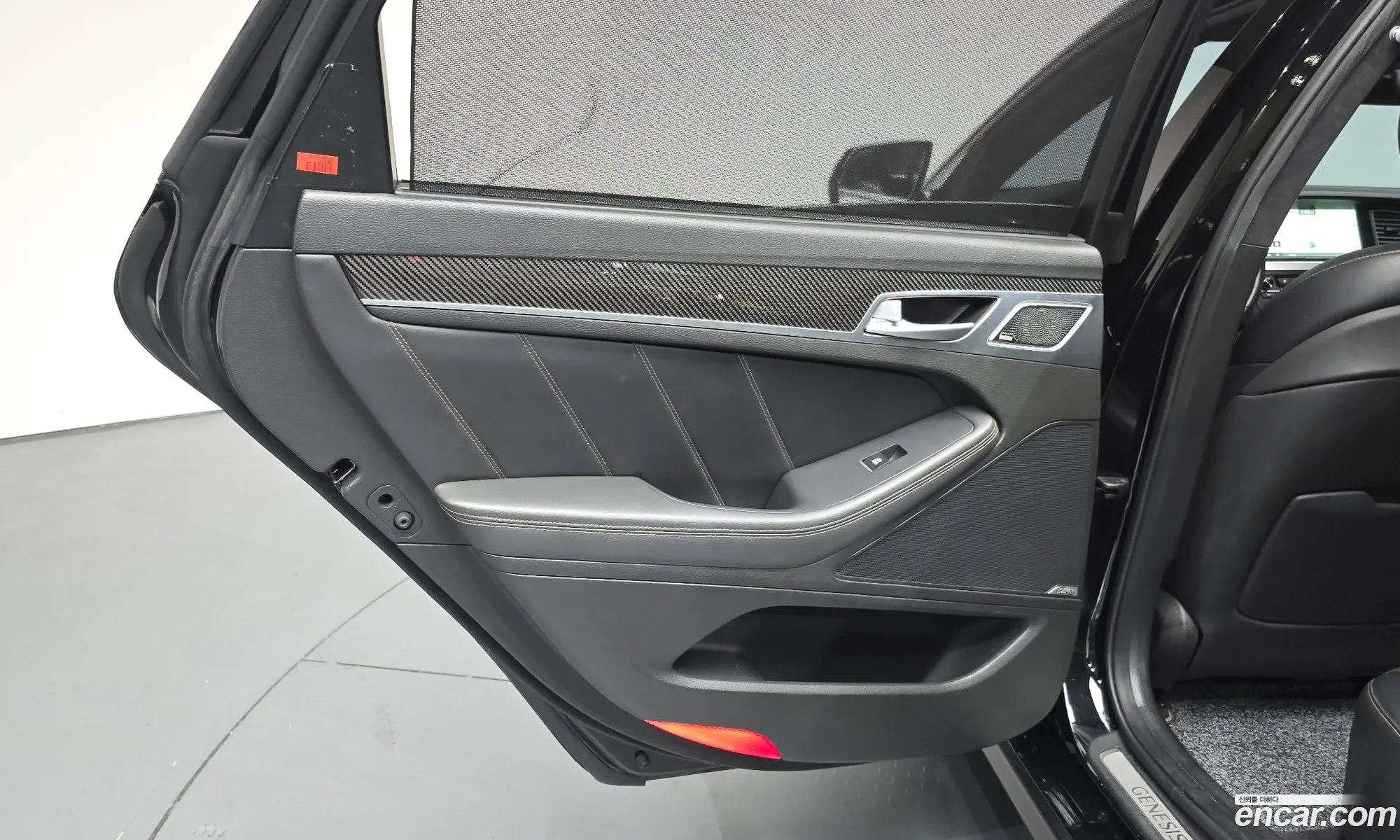 Genesis G80 2017 — 28